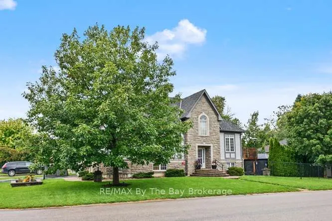 90 Meadowlark Boulevard