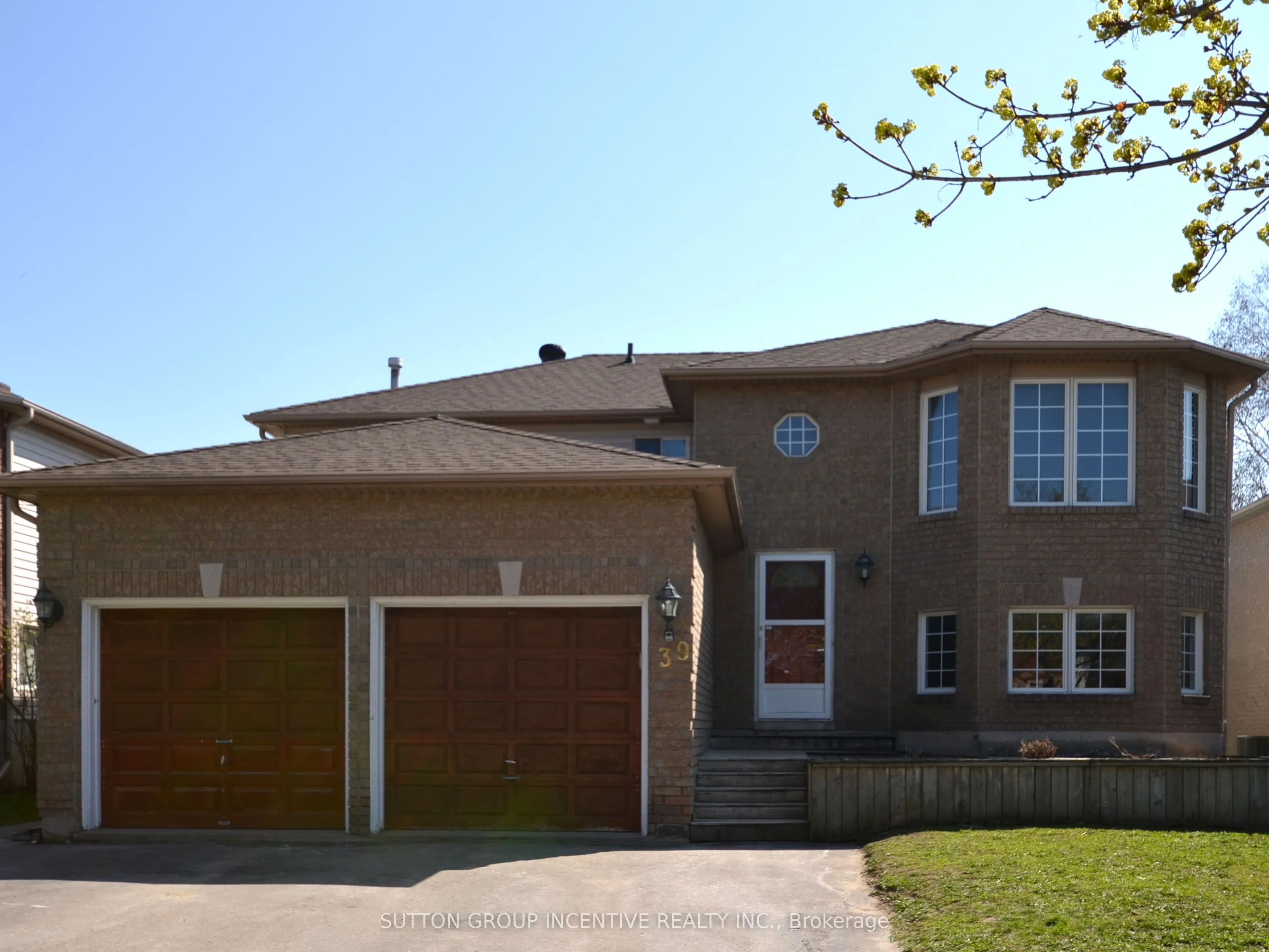 39 JONES Drive #UPPER