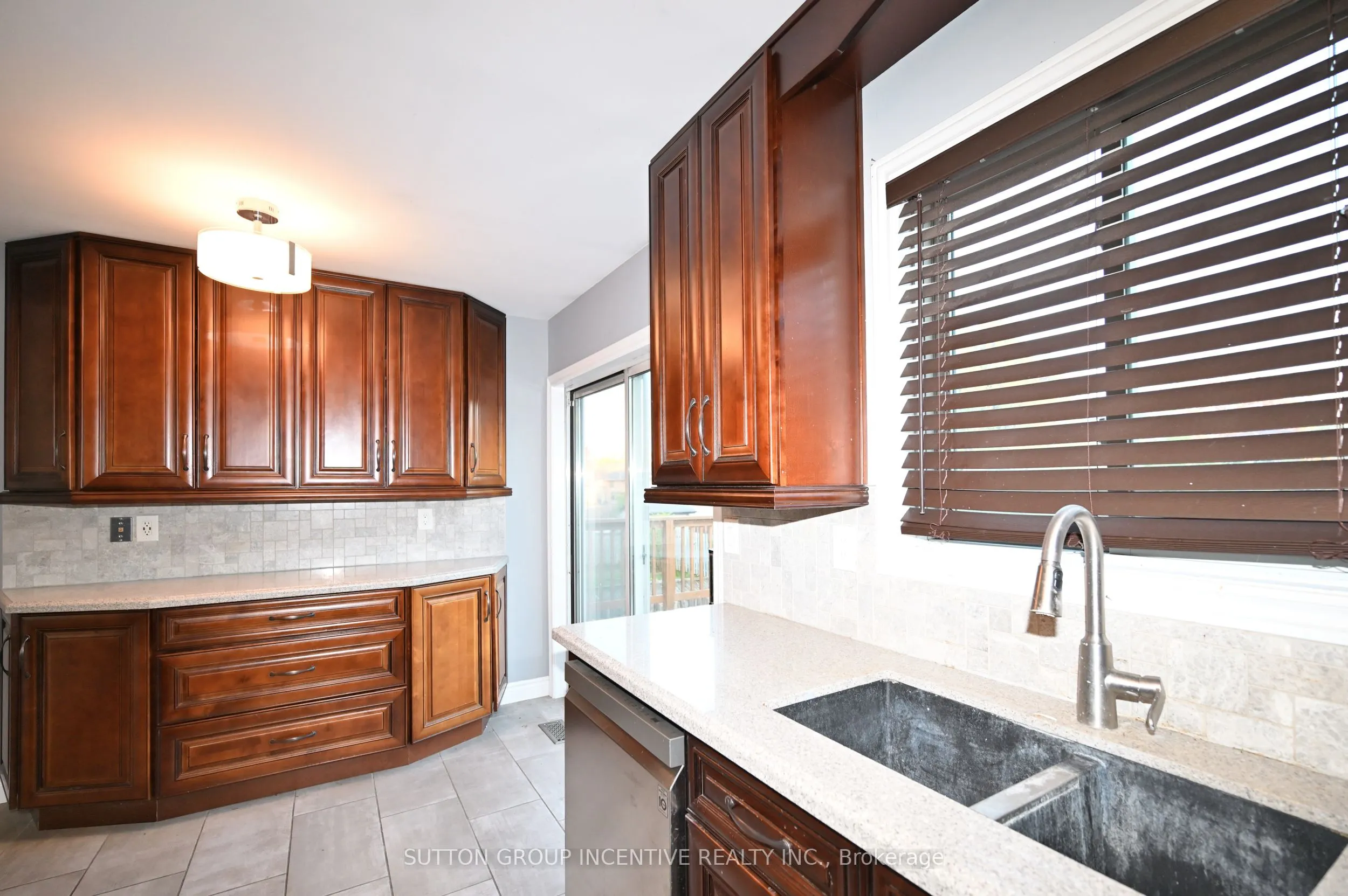 39 JONES Drive #UPPER