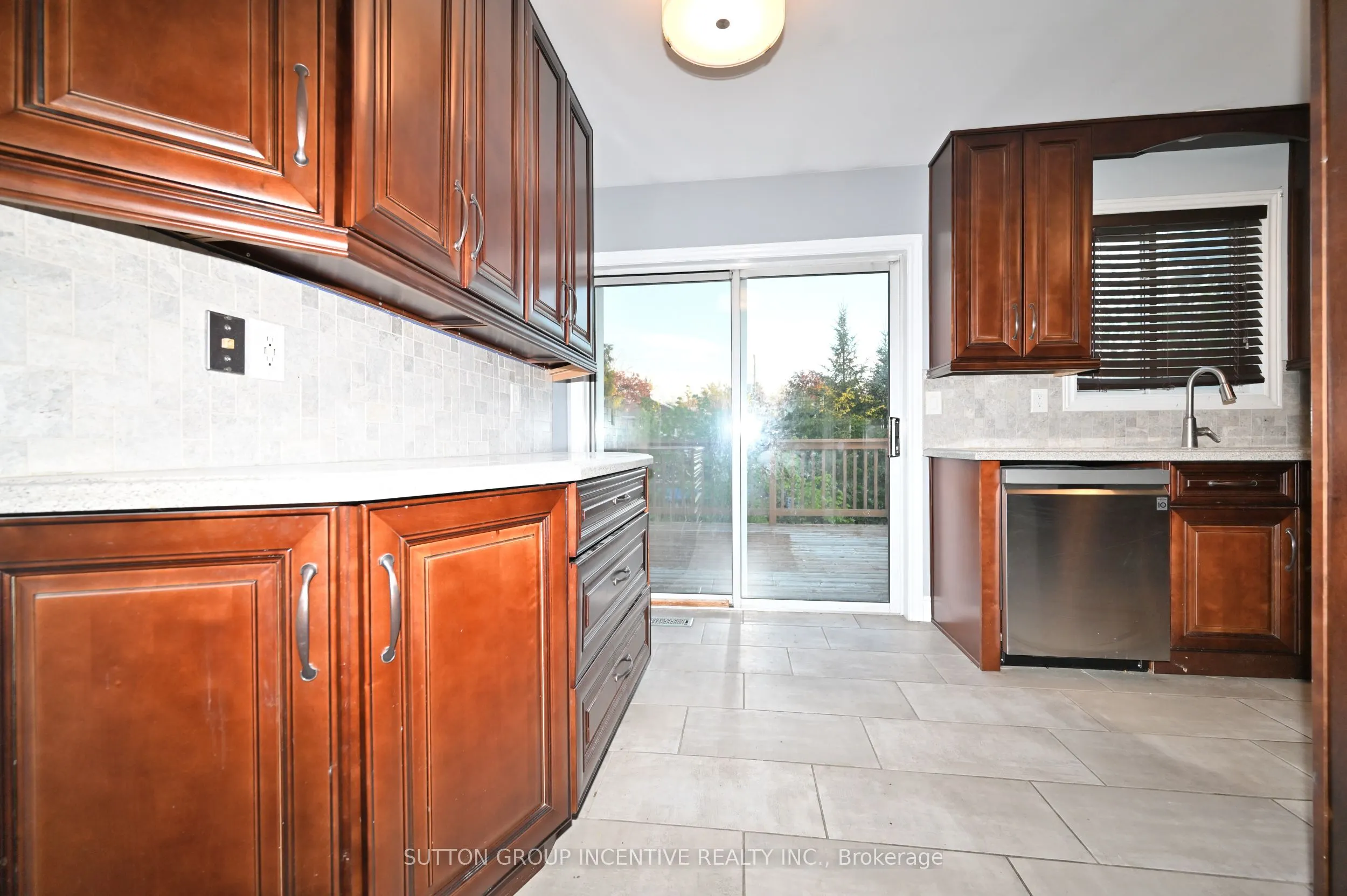 39 JONES Drive #UPPER