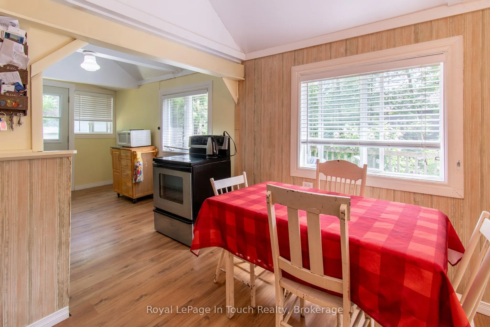 10 Pilon Road
