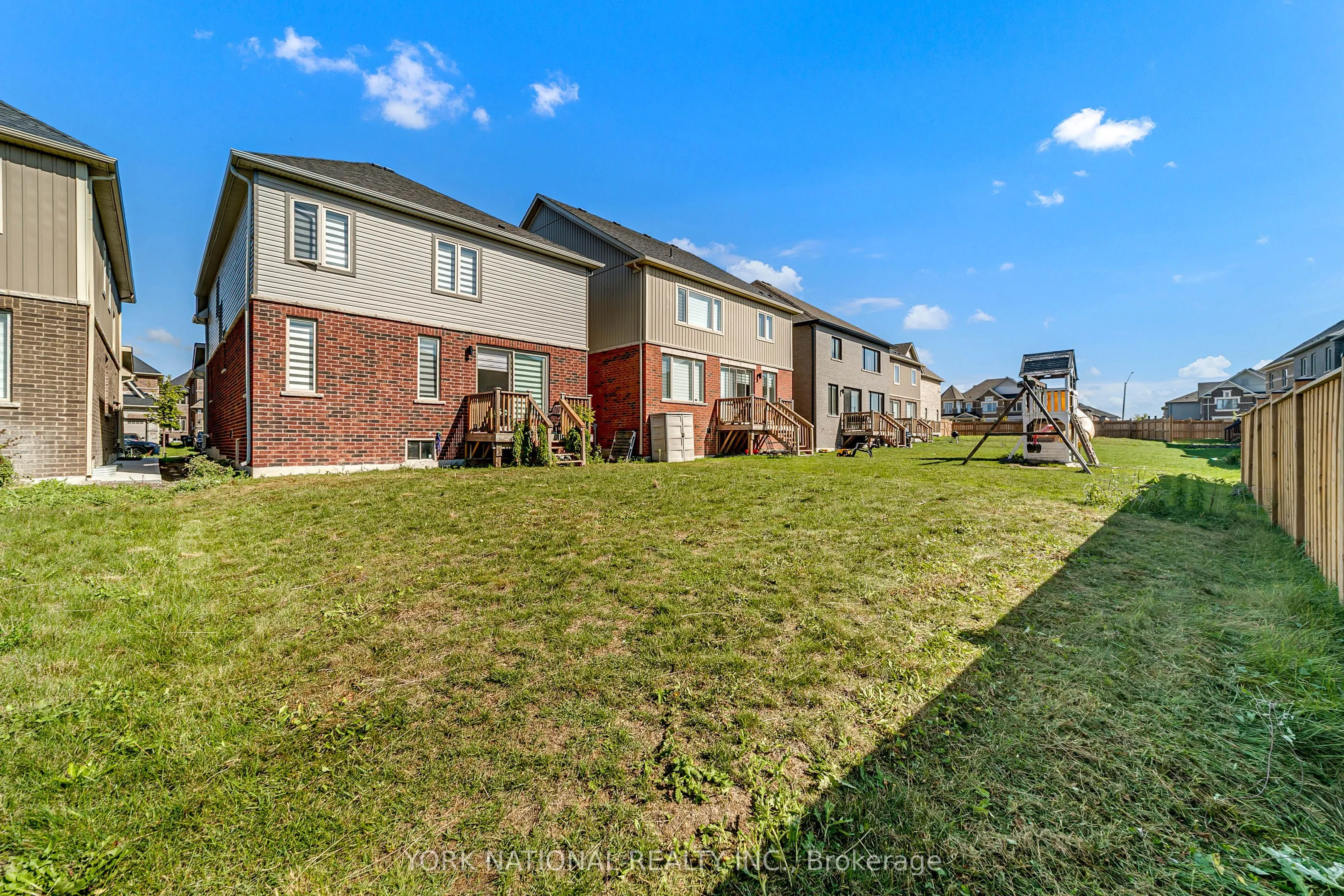 32 Copperhill Heights E
