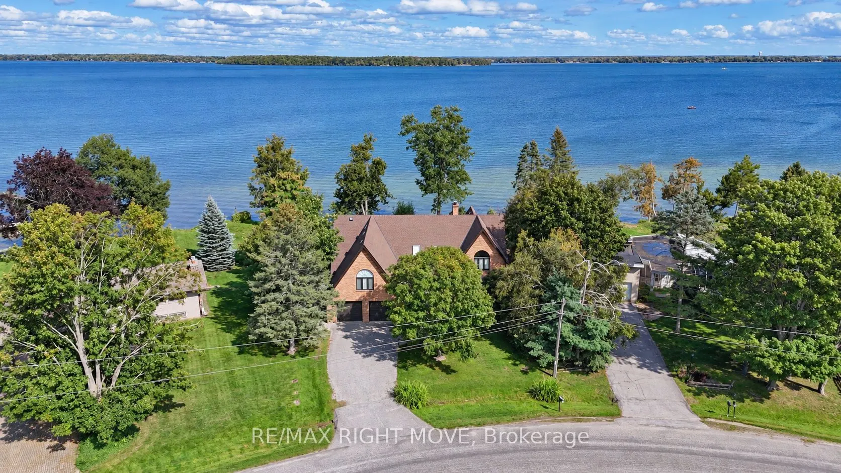 2199 Thomson Crescent