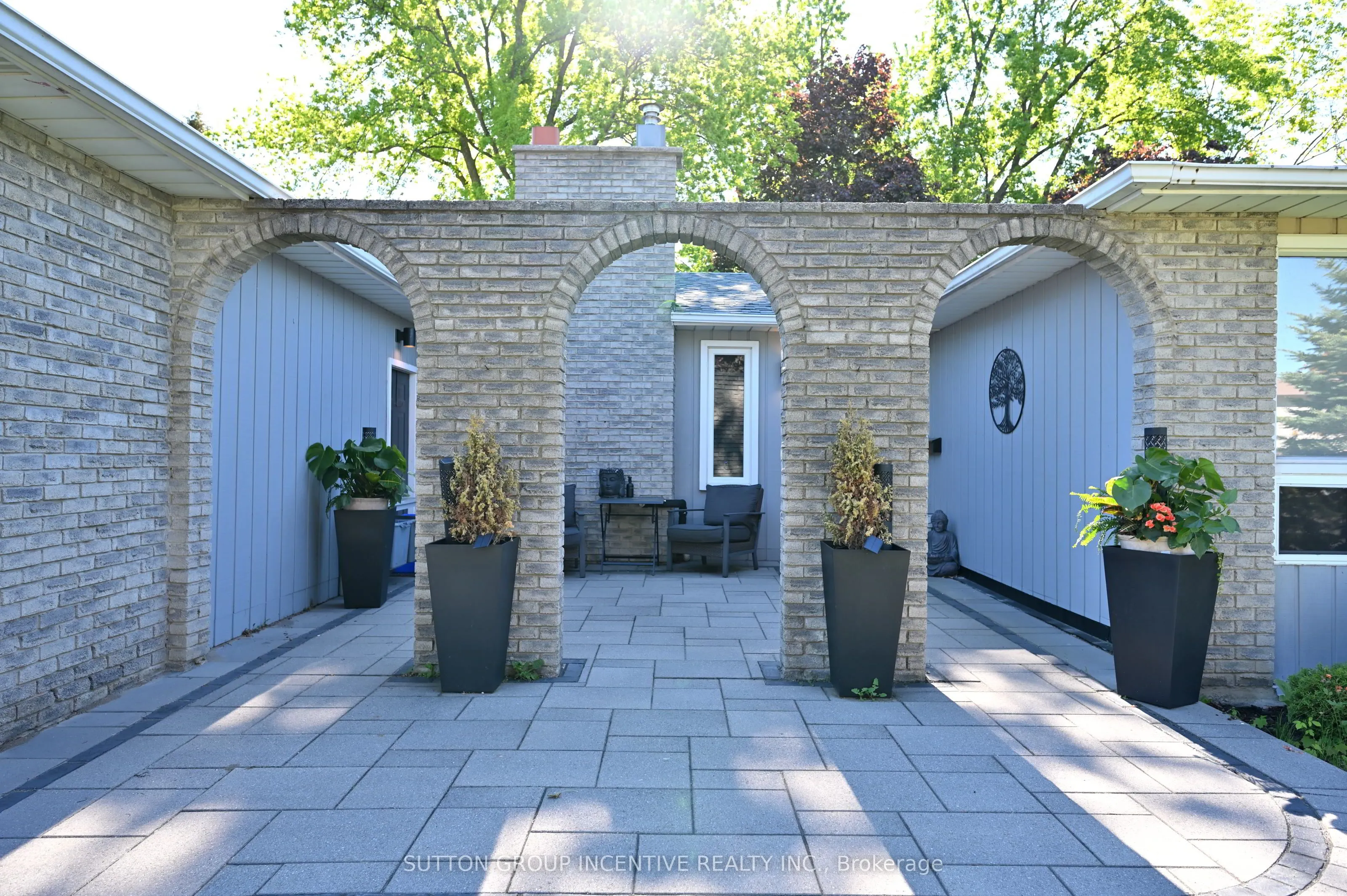 7 HURON Street