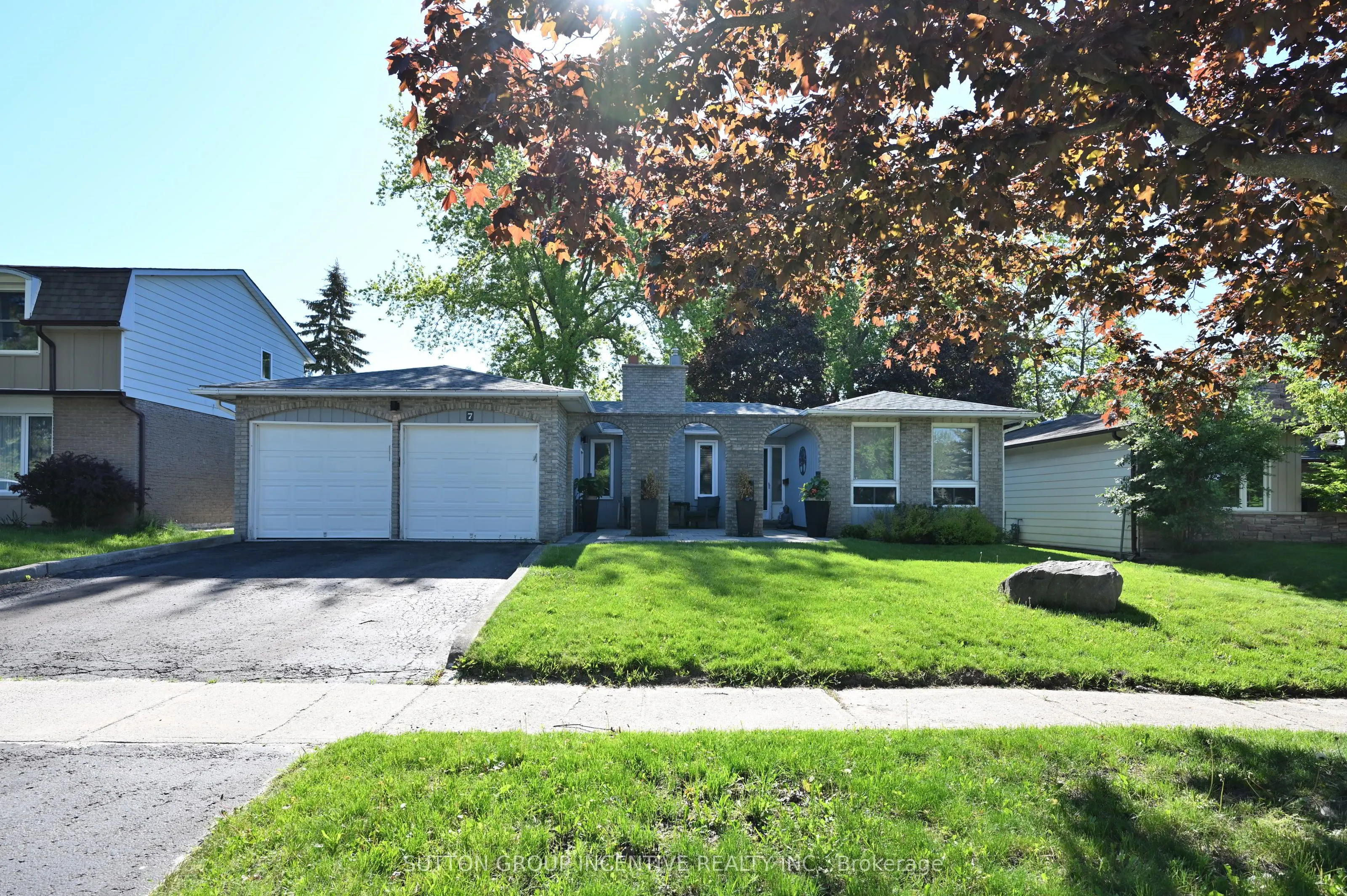 7 HURON Street