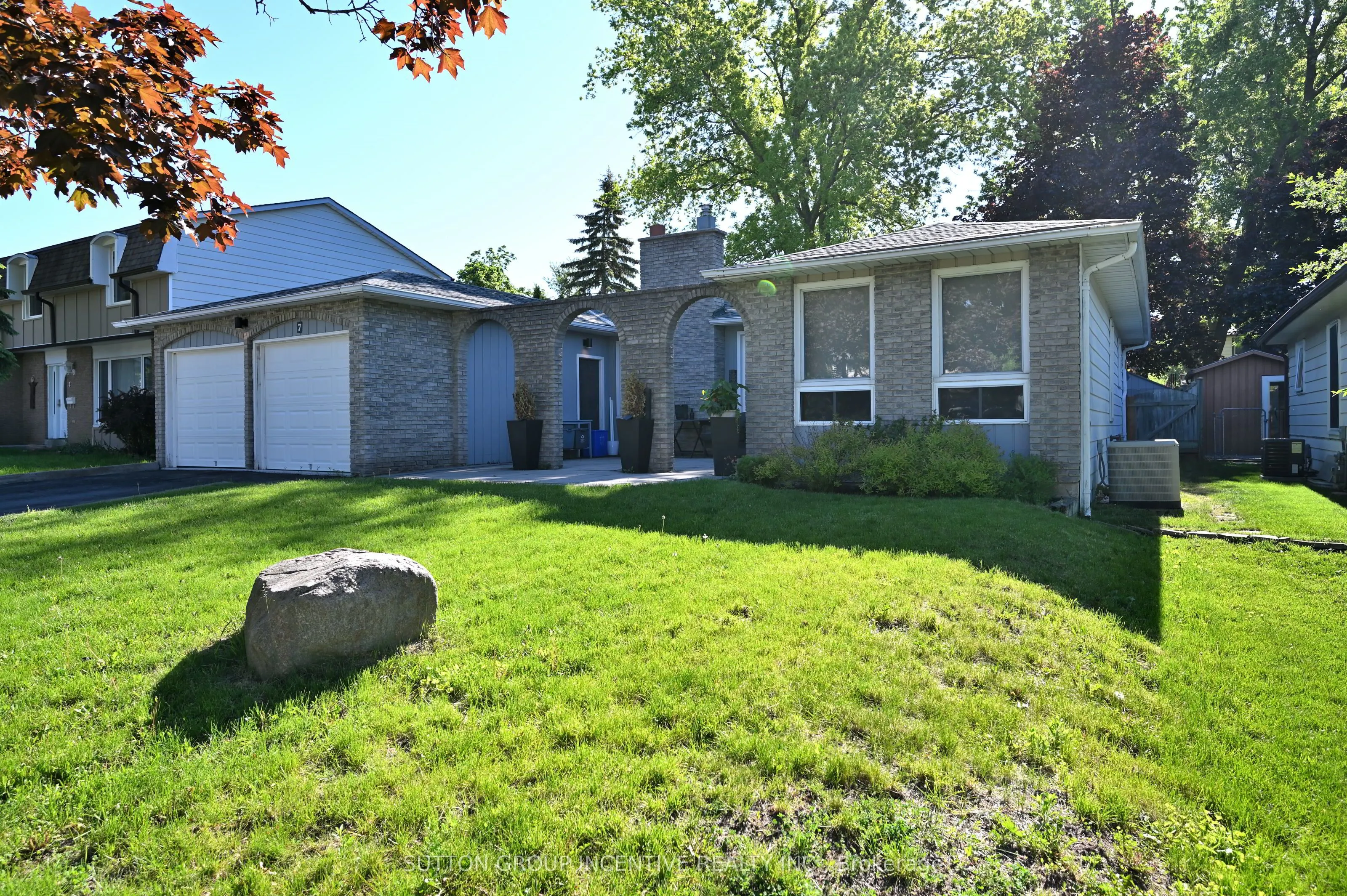 7 HURON Street
