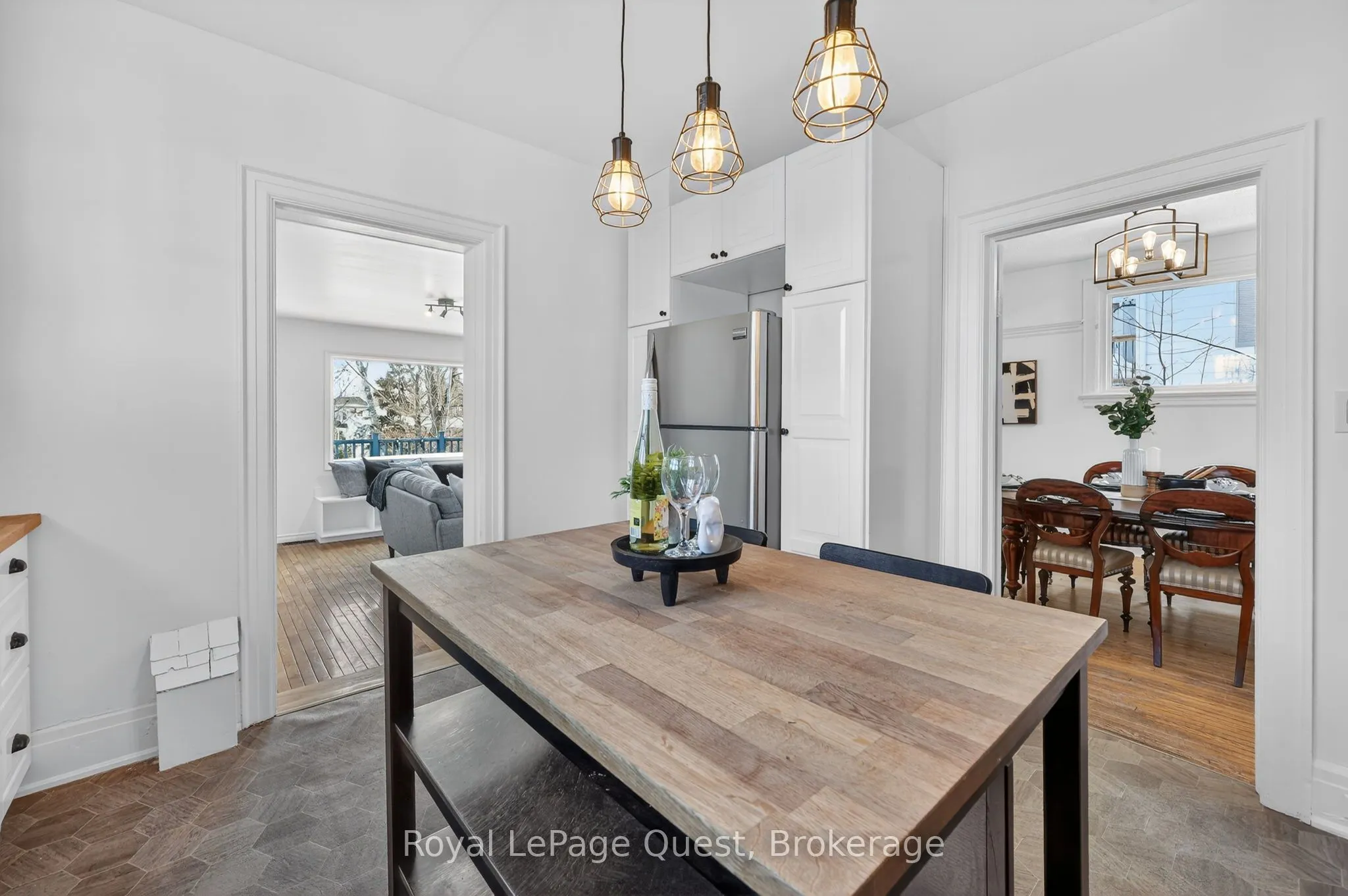 109 Brant Street E