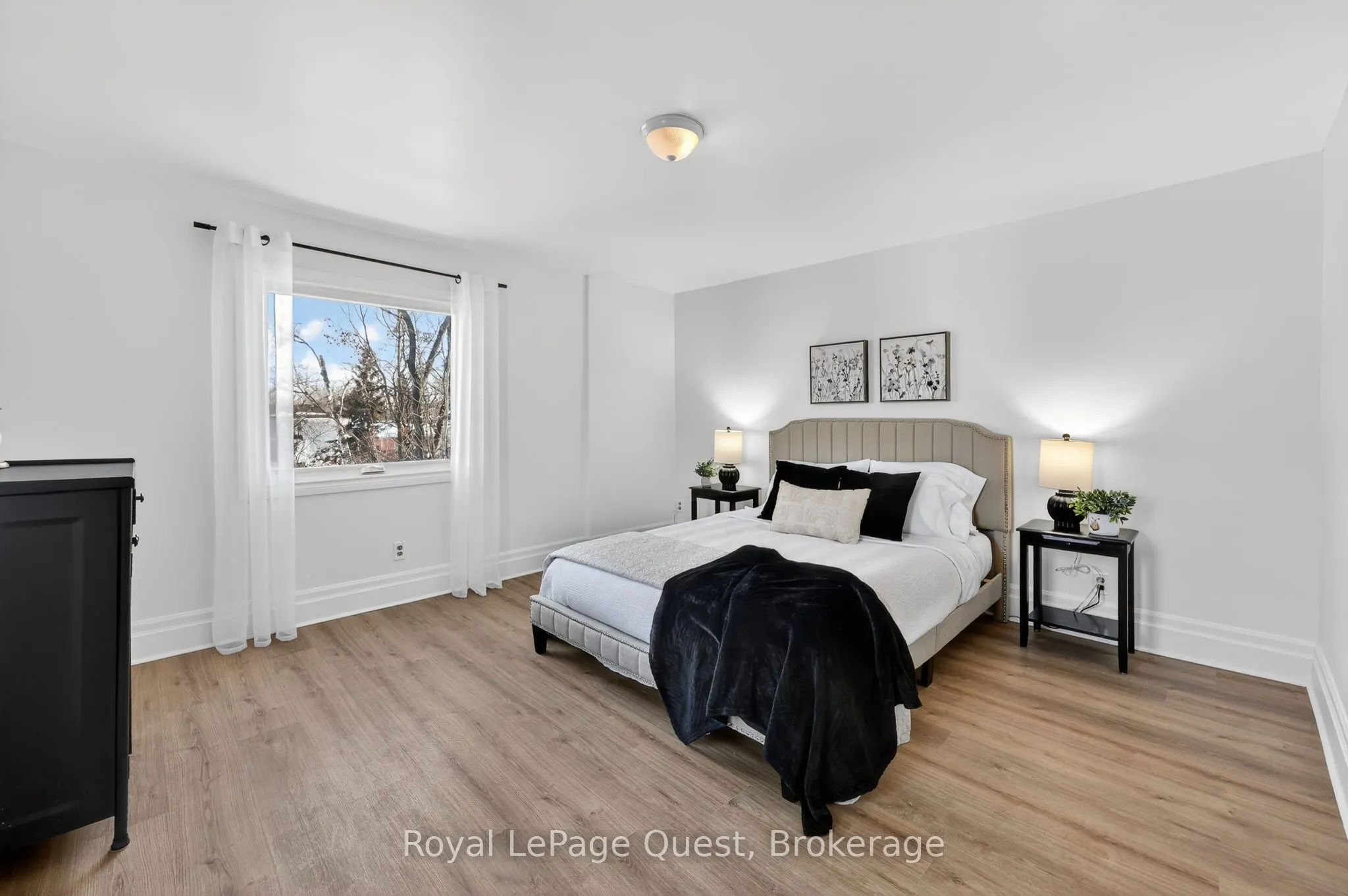 109 Brant Street E