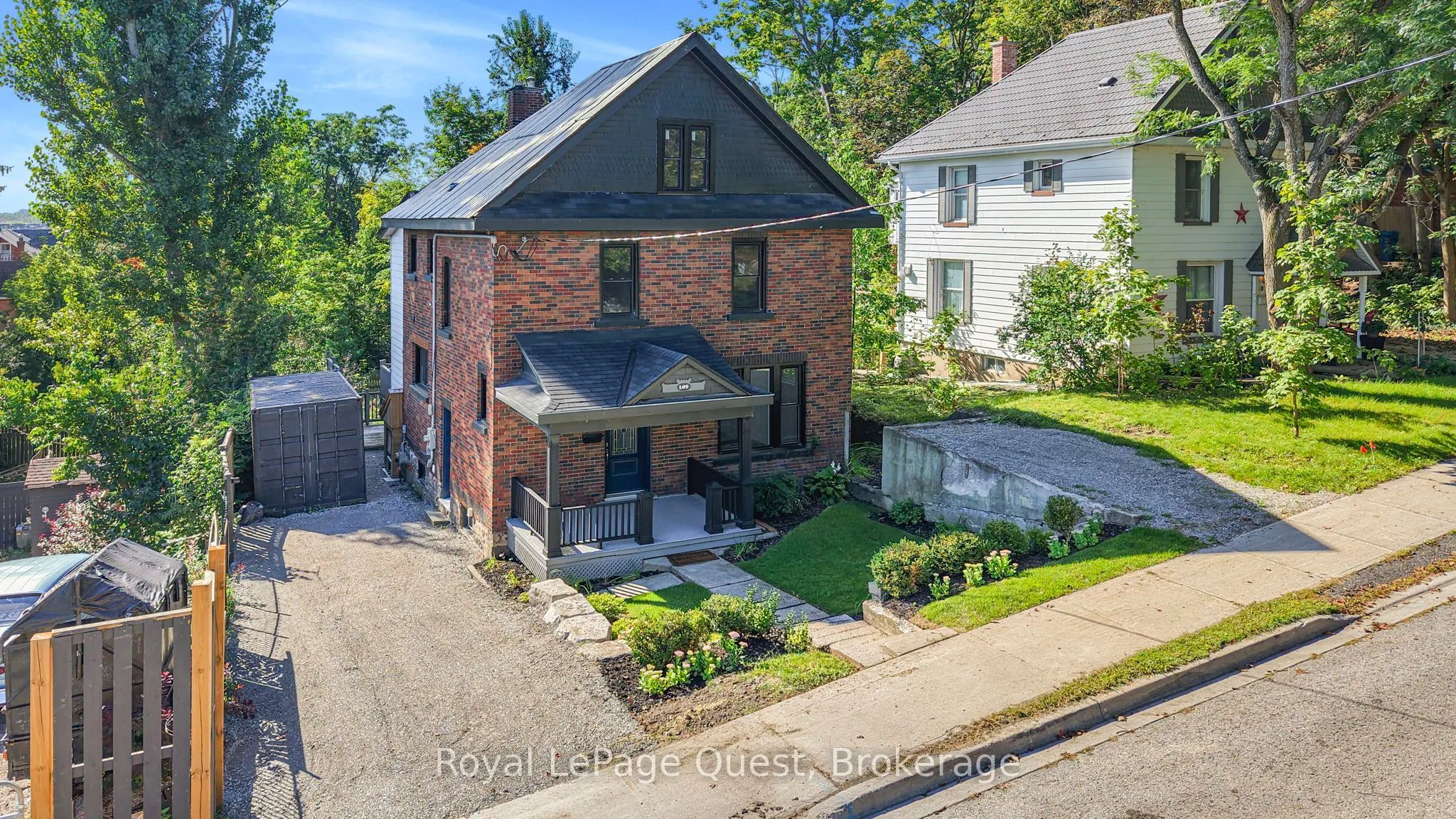 109 Brant Street E