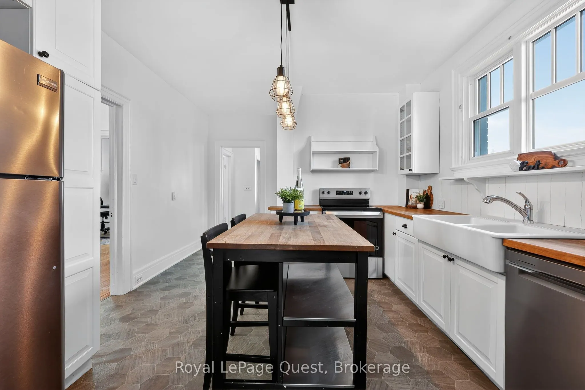 109 Brant Street E