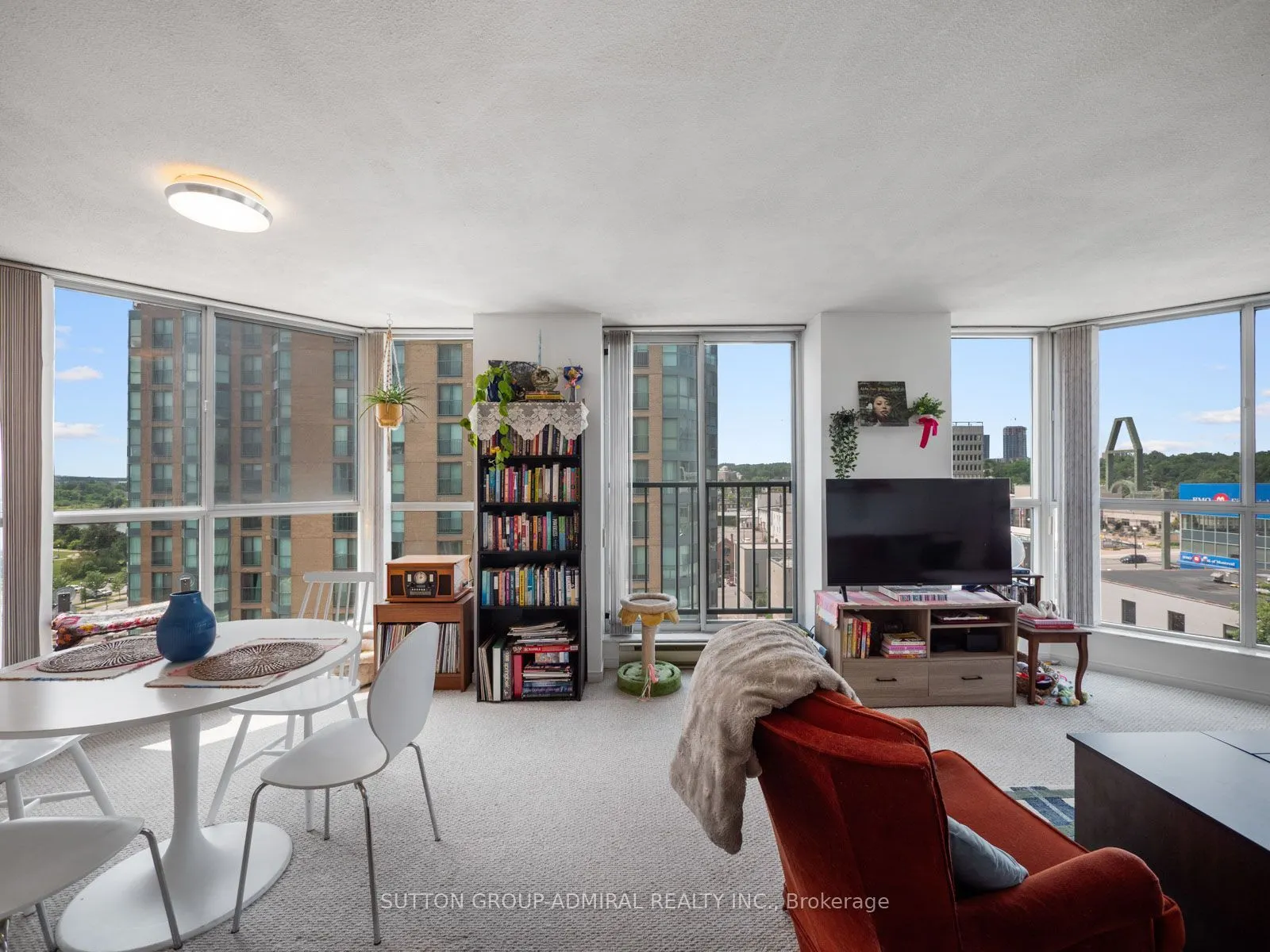 150 Dunlop Street E #902