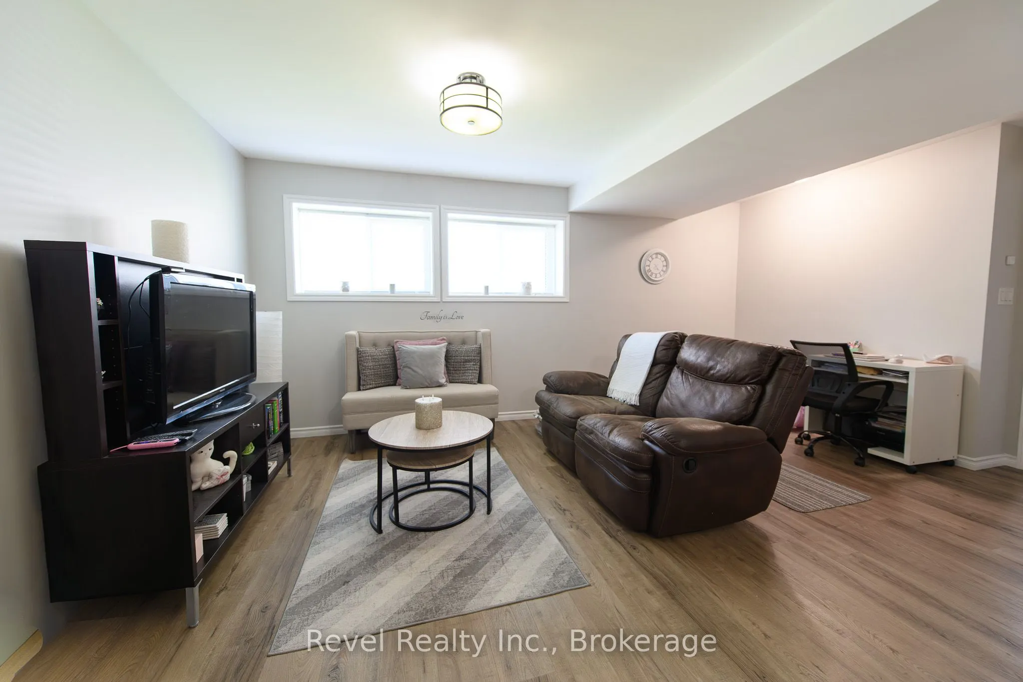 37 Marilyn Avenue N