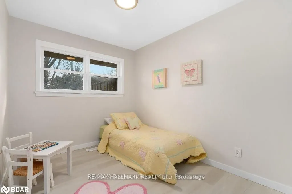 89 North st West (Main floor only) Street N