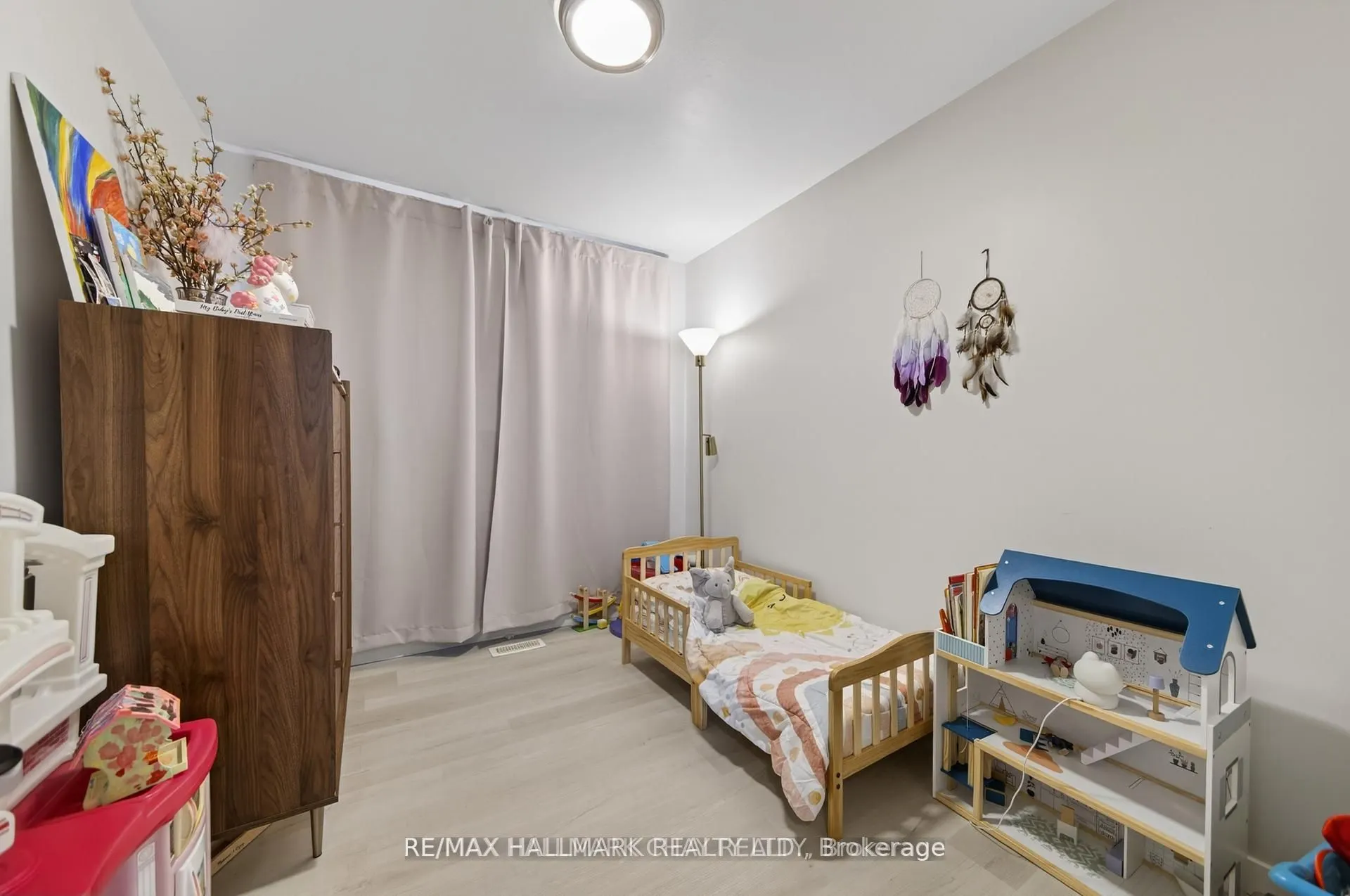 89 North st West (Main floor only) Street N