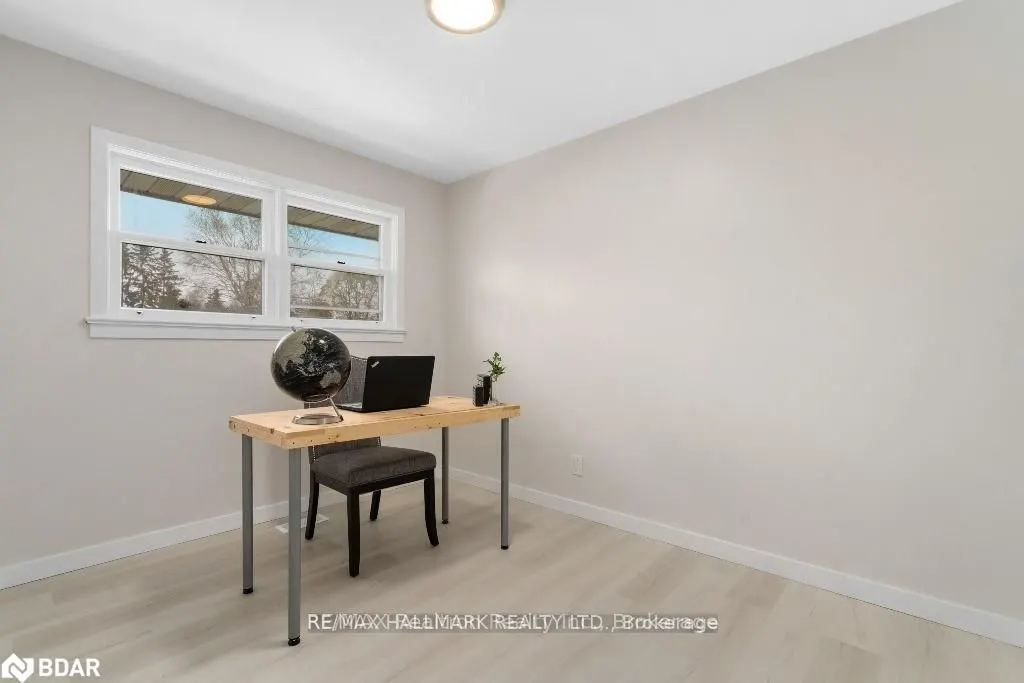 89 North st West (Main floor only) Street N