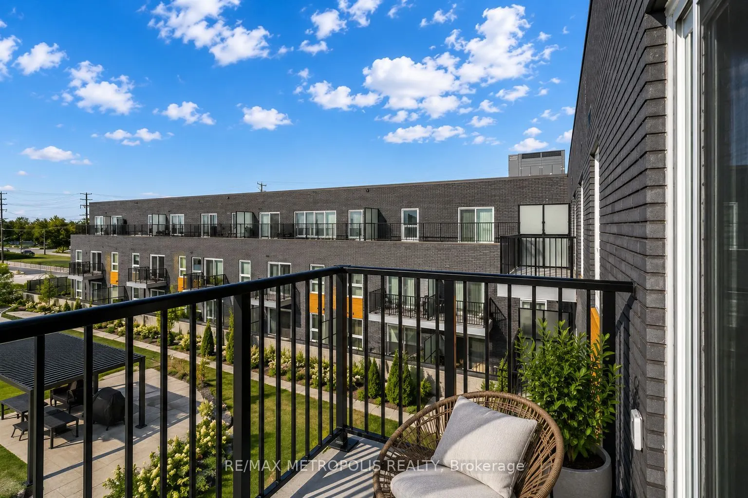 430 Essa Road #422