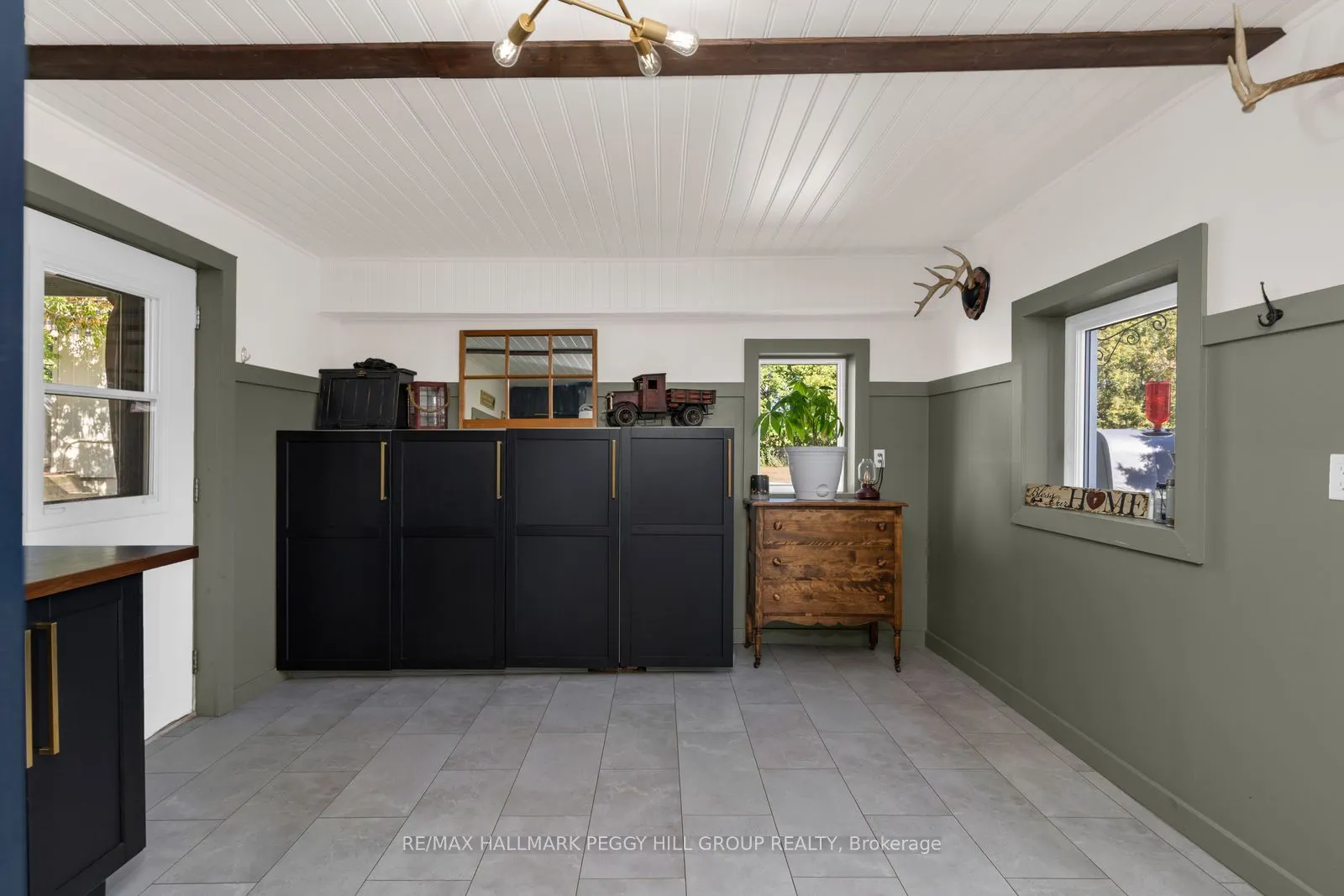 312 Lafontaine Road W
