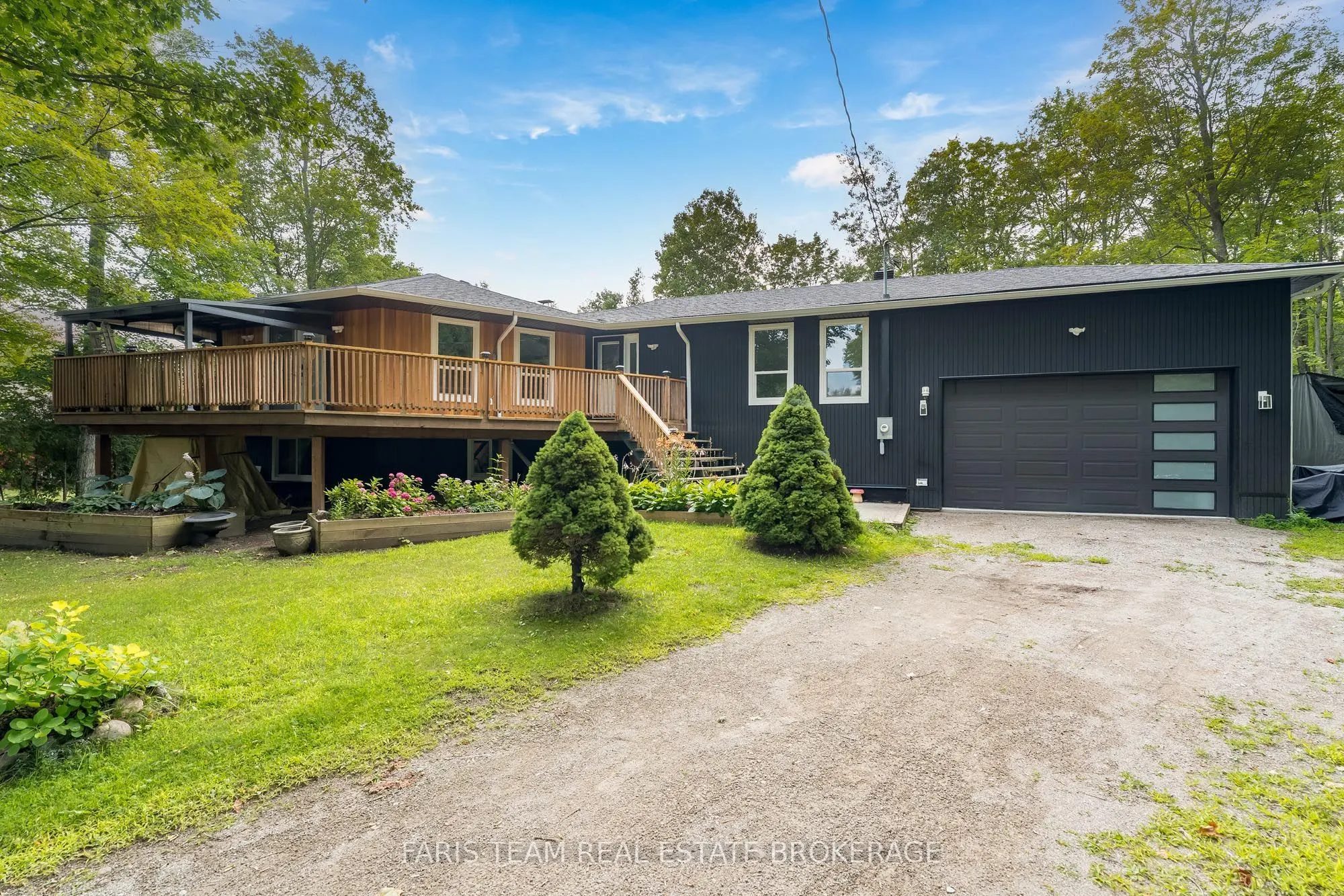 8 Joliet Crescent