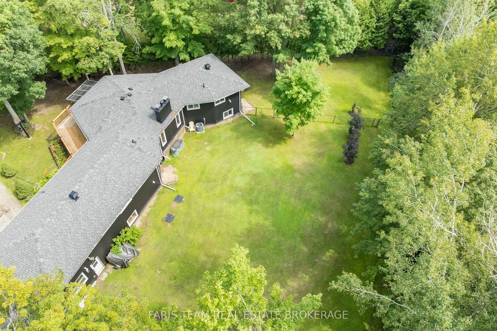 8 Joliet Crescent