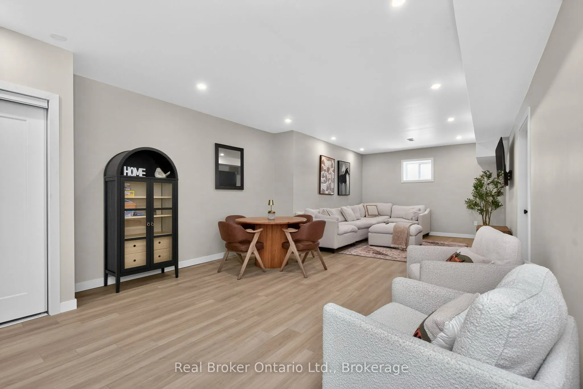 597 Lafontaine Road W