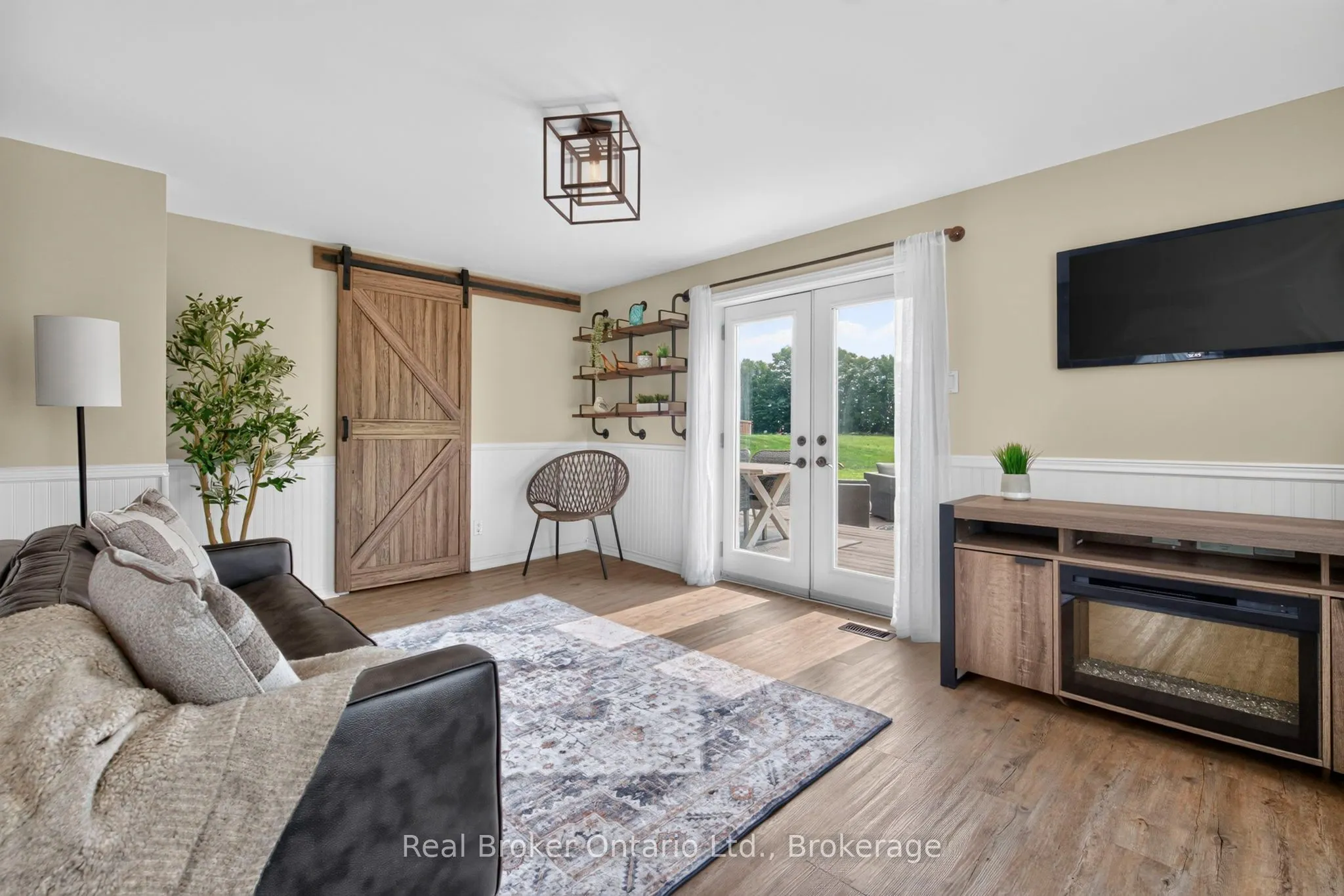 597 Lafontaine Road W