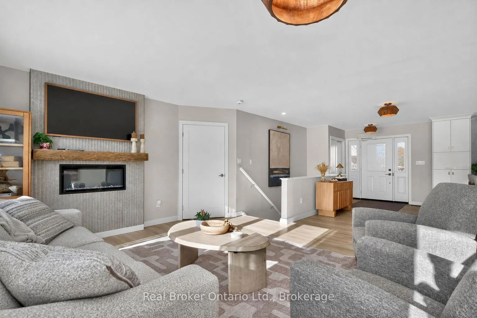 597 Lafontaine Road W