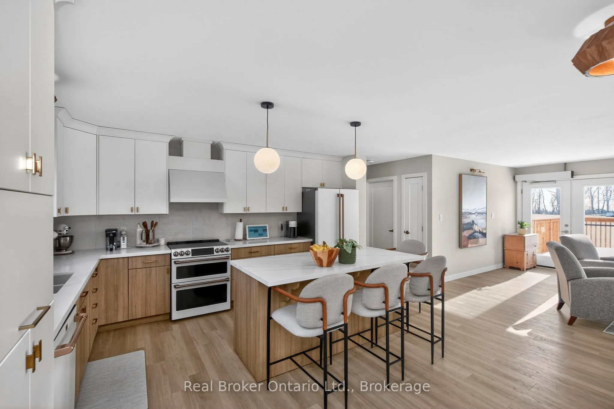 597 Lafontaine Road W