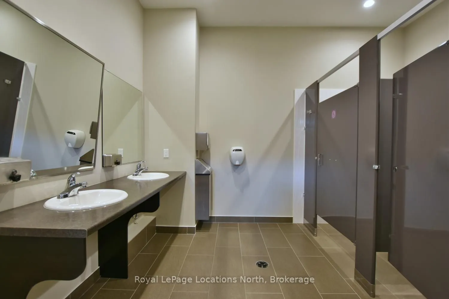 38 SILVER GLEN Boulevard #37