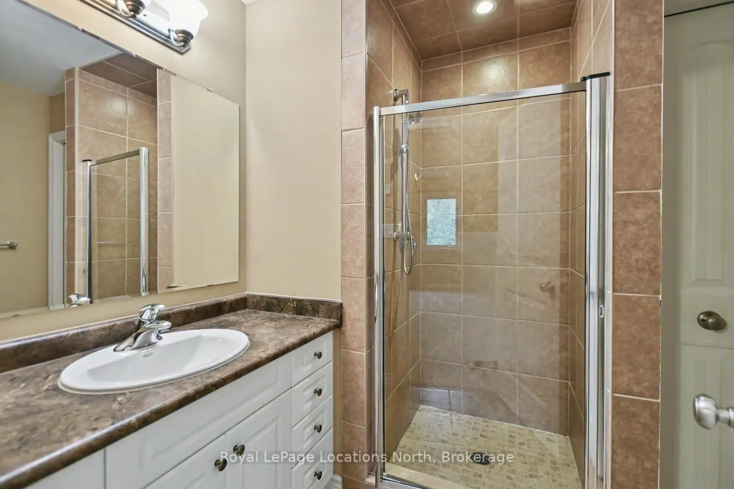 38 SILVER GLEN Boulevard #37