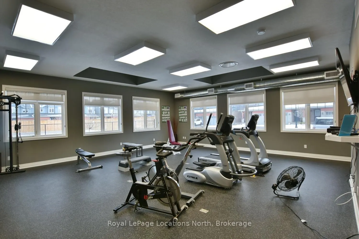 38 SILVER GLEN Boulevard #37