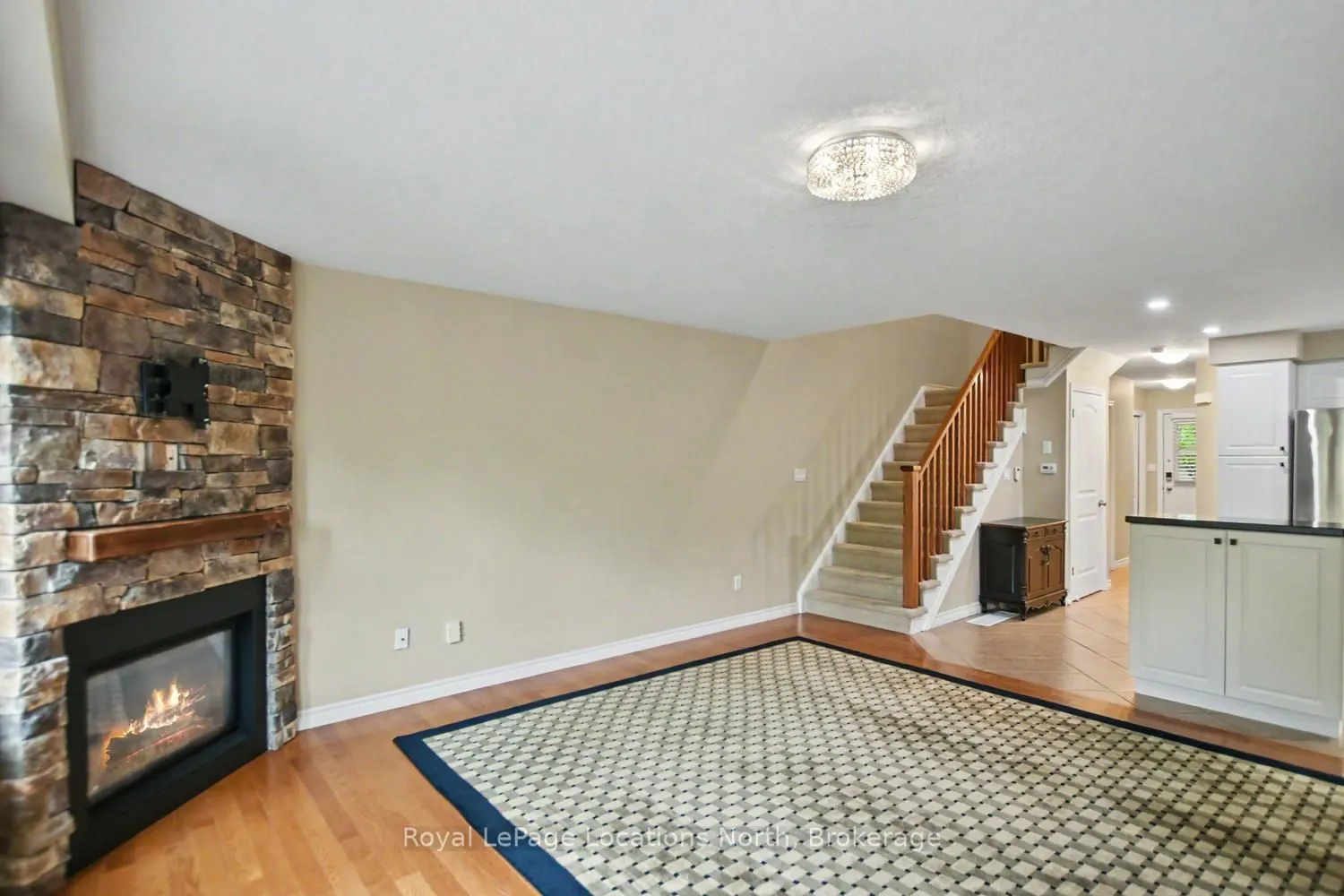 38 SILVER GLEN Boulevard #37