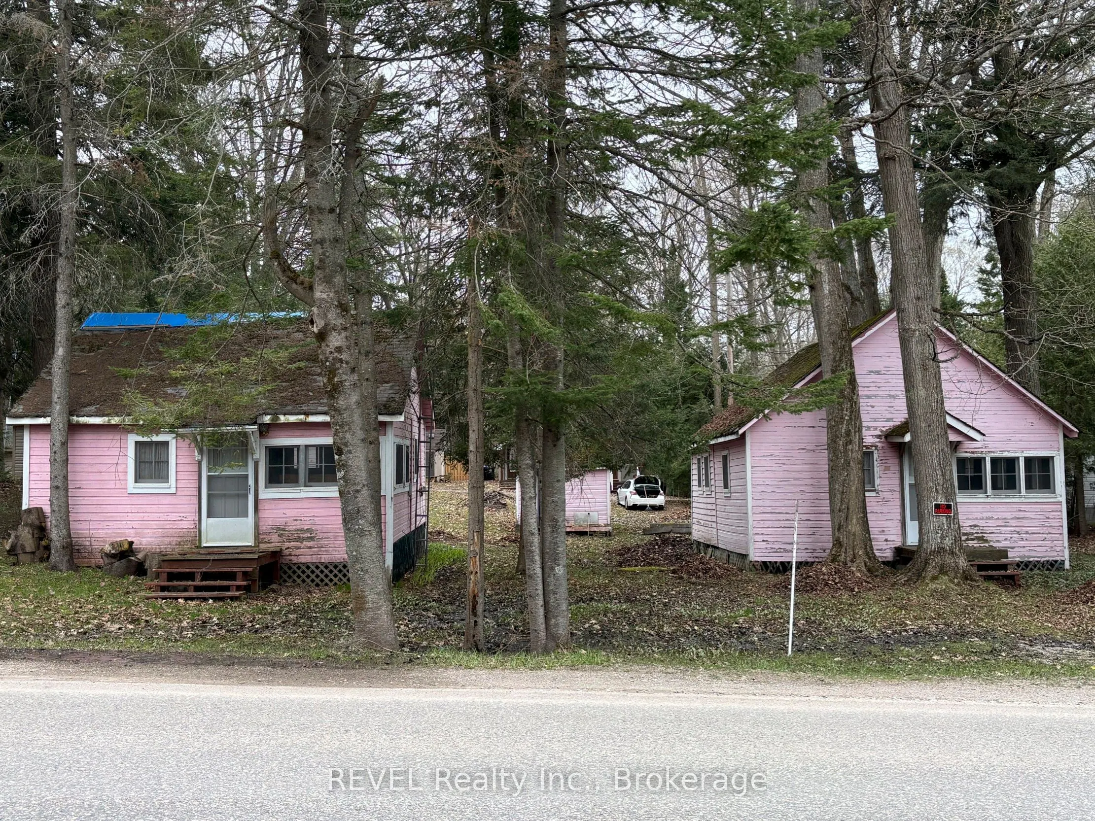 301 Concession 11 Road W