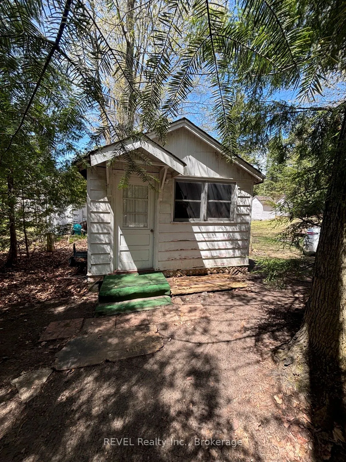 301 Concession 11 Road W
