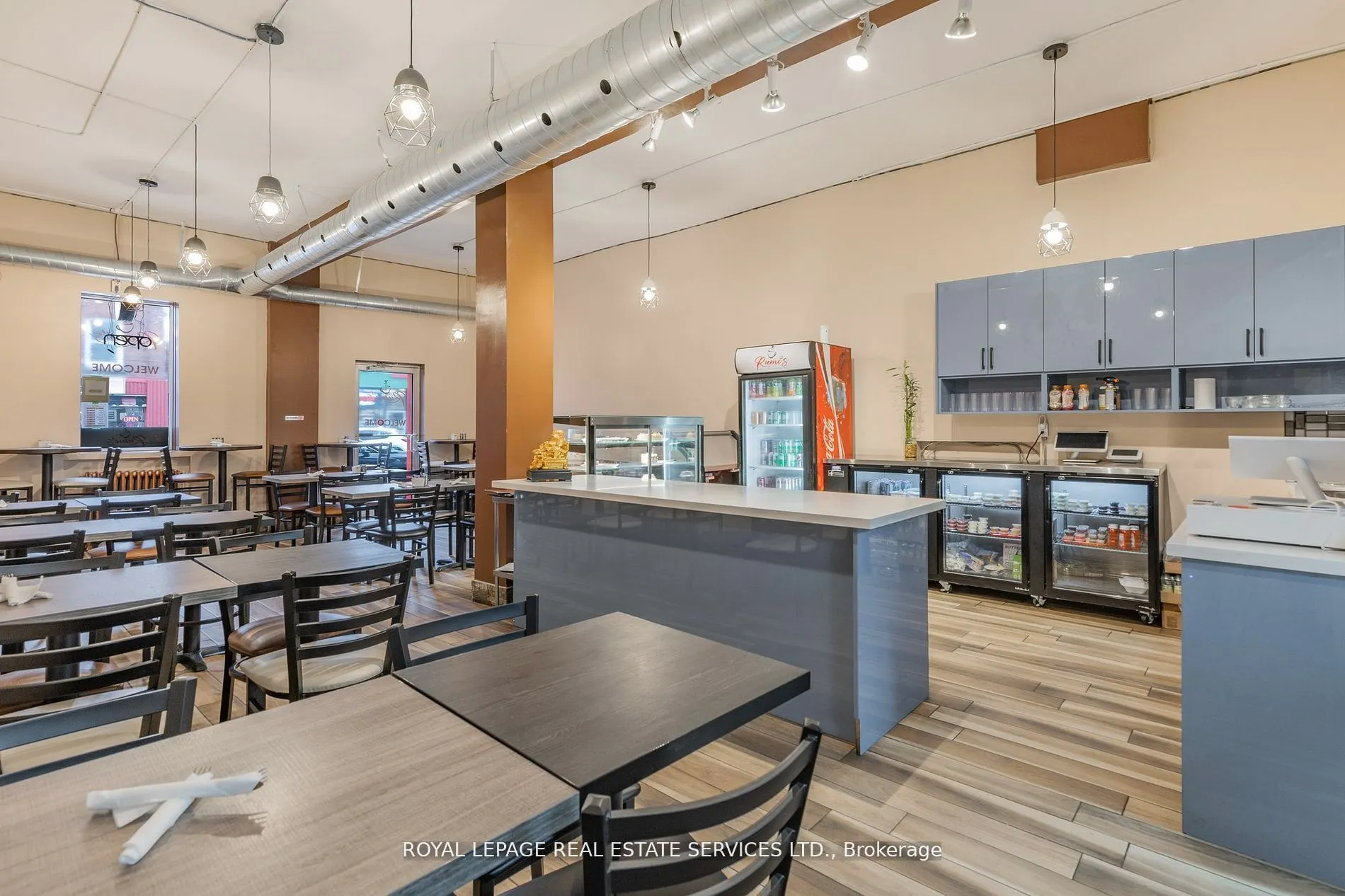 13 Queen Street W