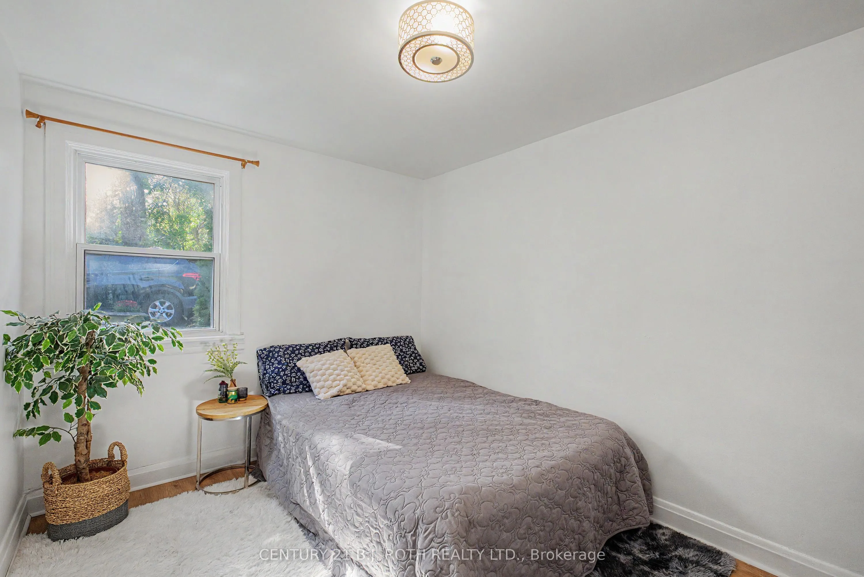 167 Laclie Street