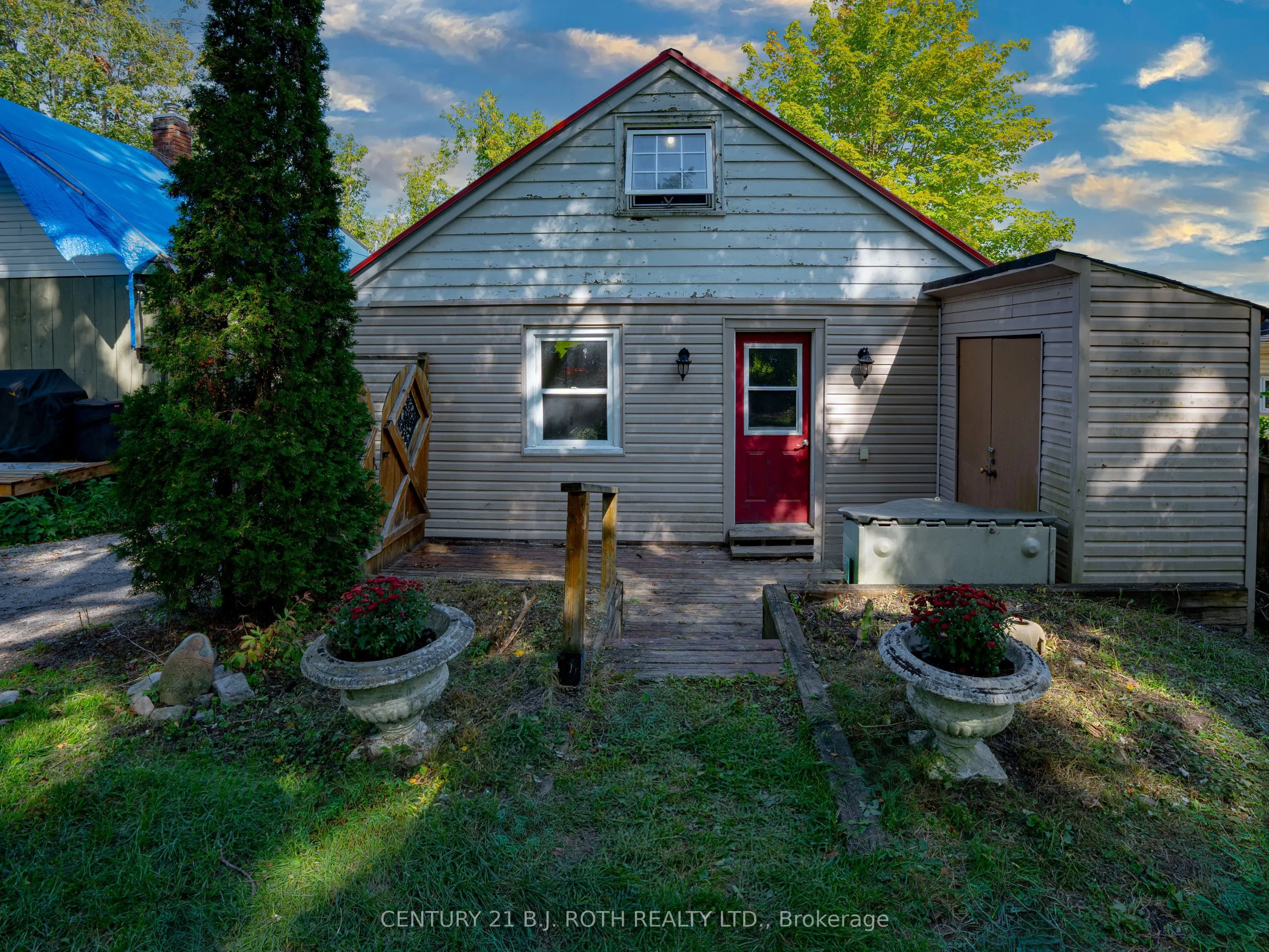 167 Laclie Street