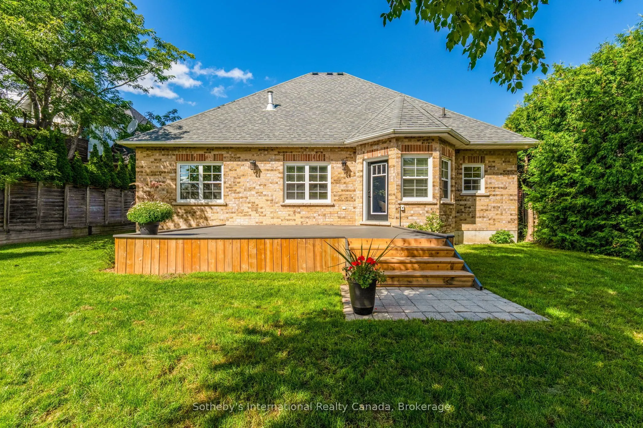 75 Edward Street E