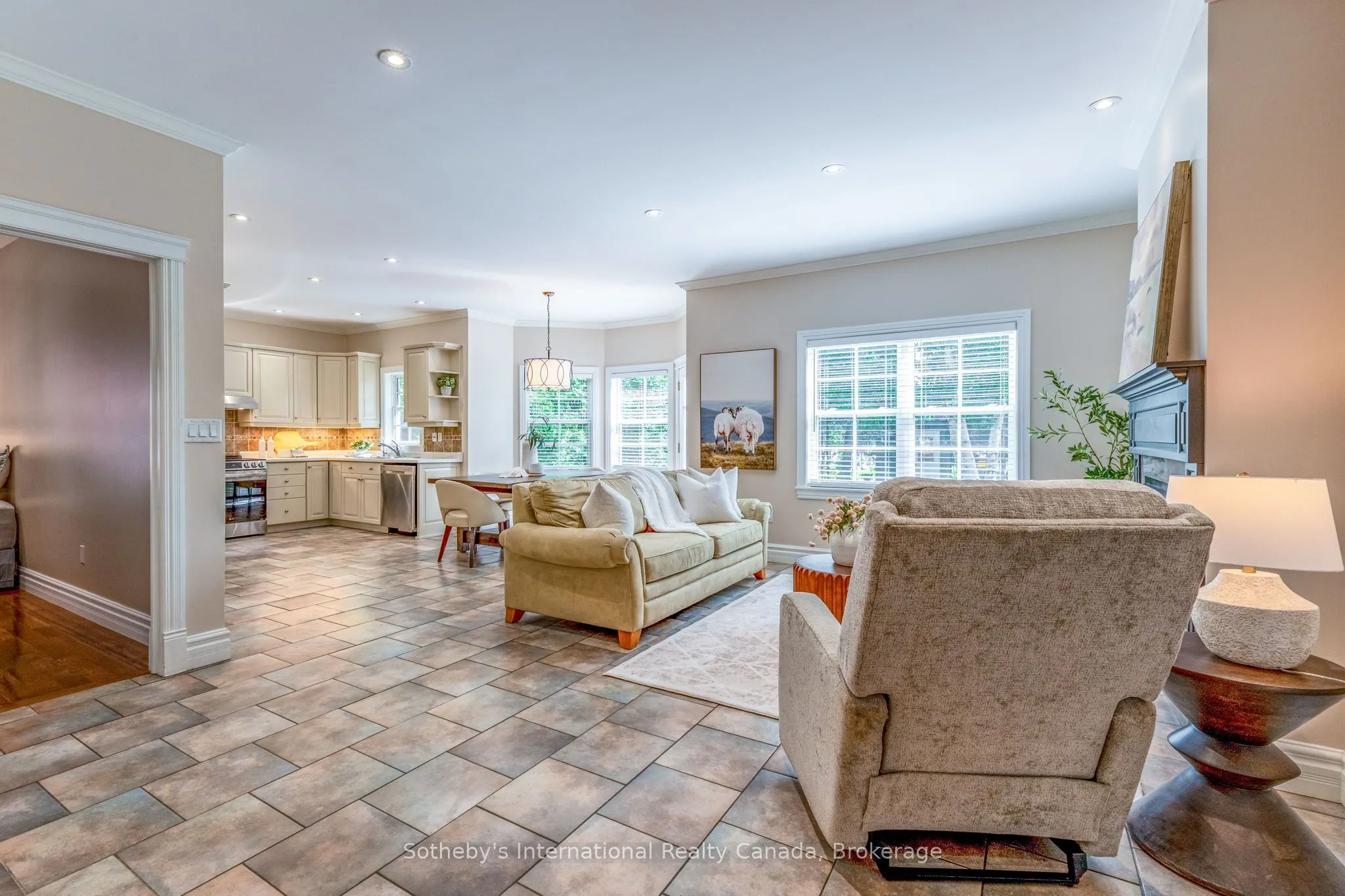 75 Edward Street E