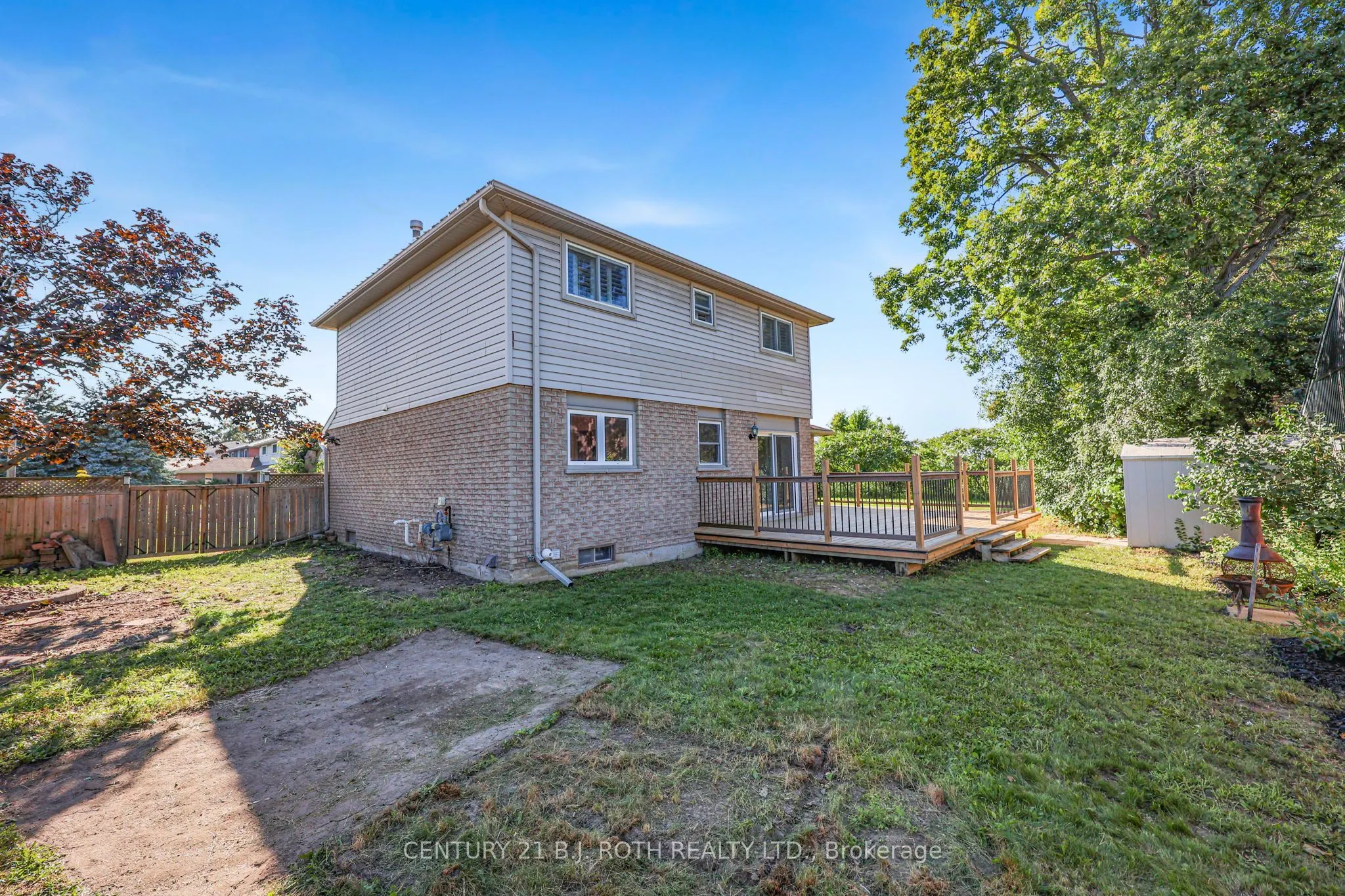 104 WOODSIDE Drive