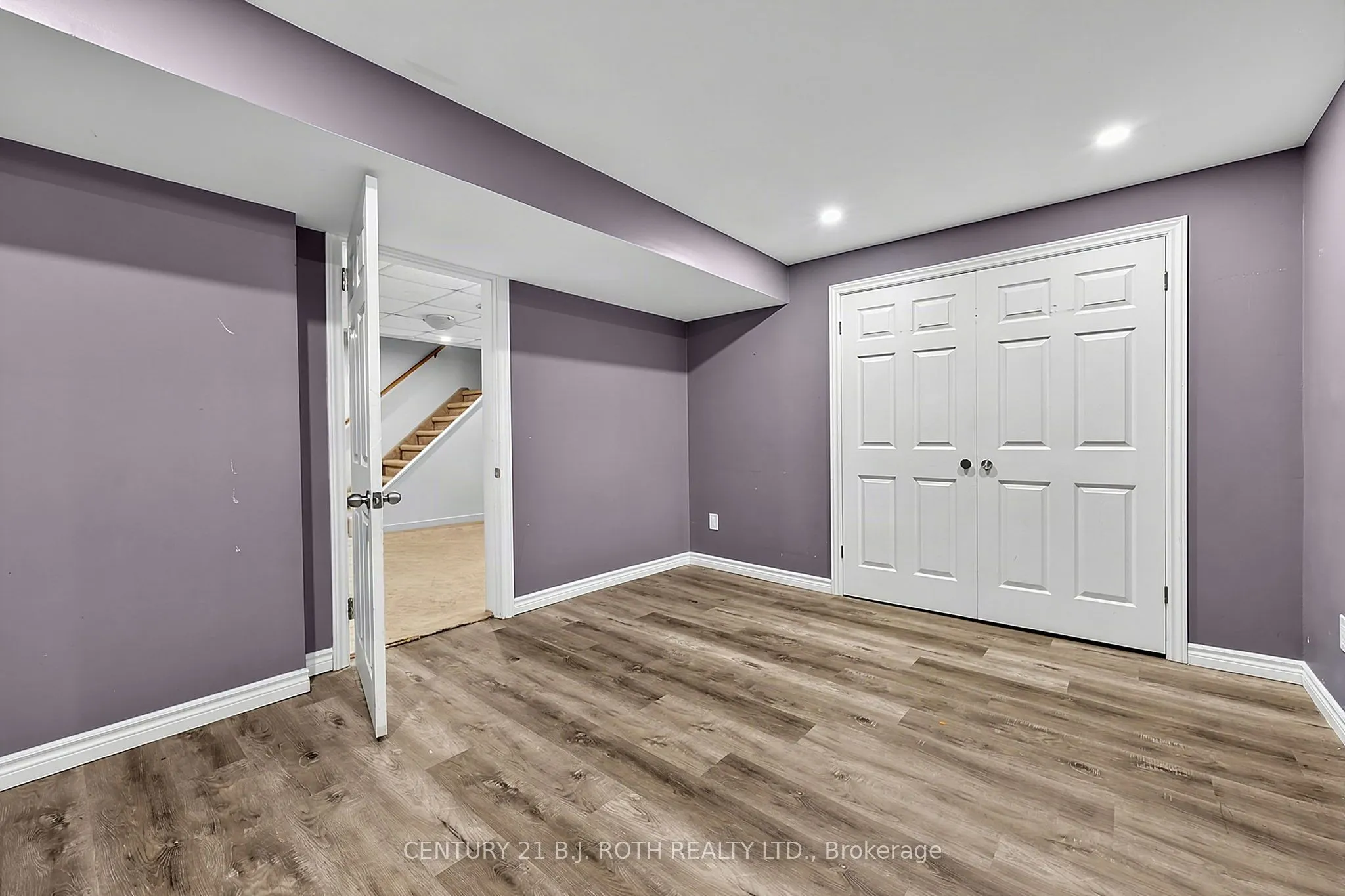 104 WOODSIDE Drive