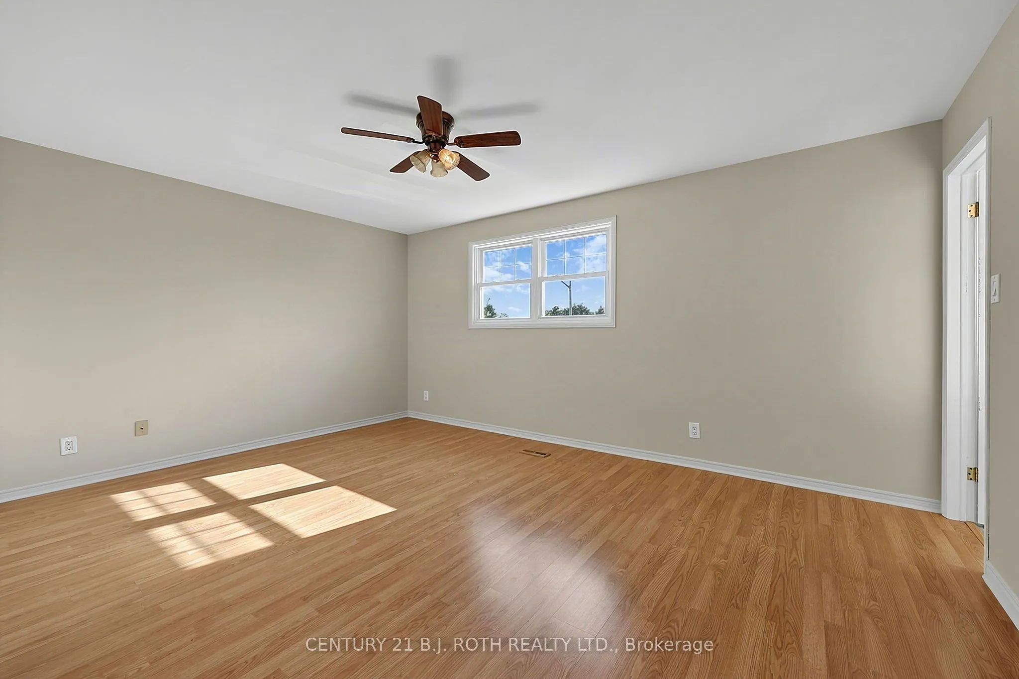 104 WOODSIDE Drive