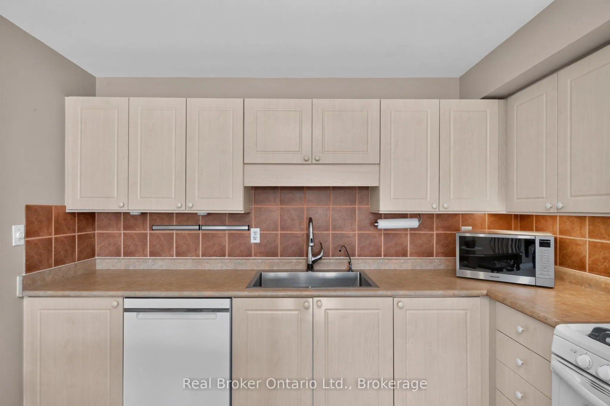 4 Beck Boulevard #302