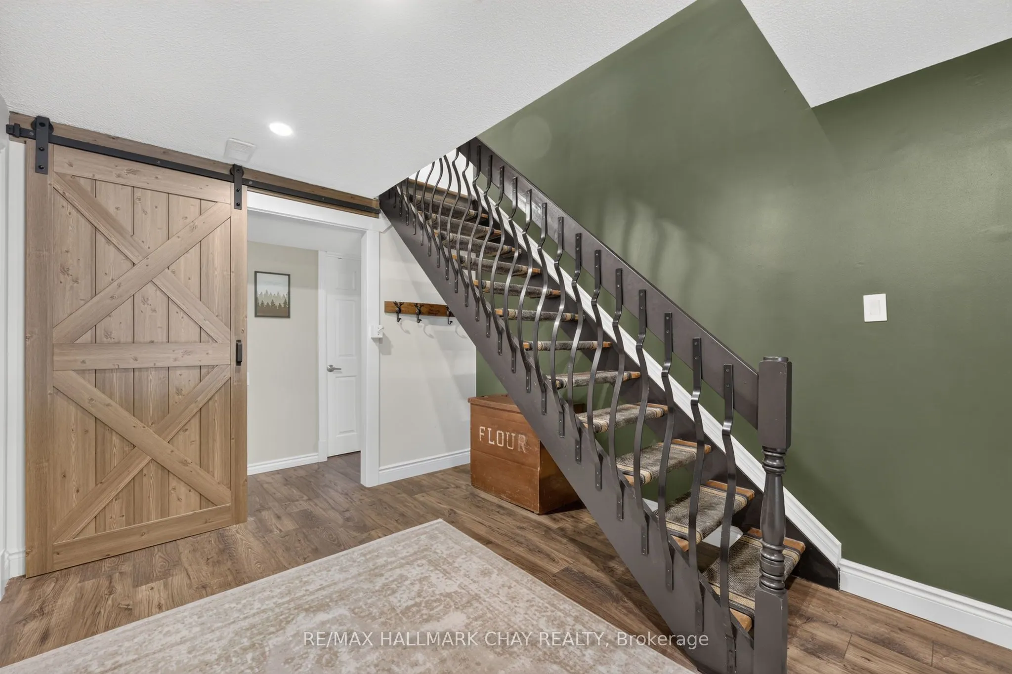 23 ALGONQUIN Trail