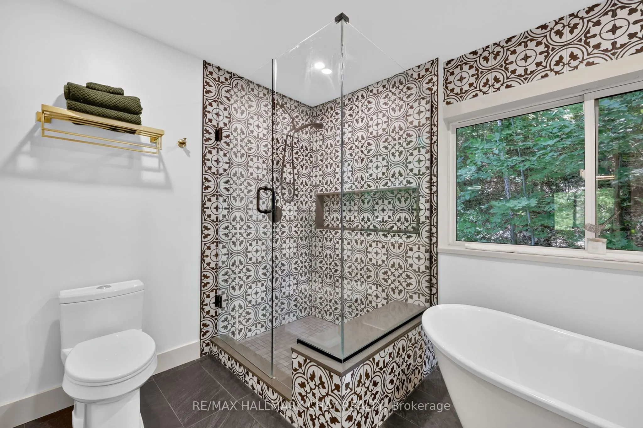 23 ALGONQUIN Trail