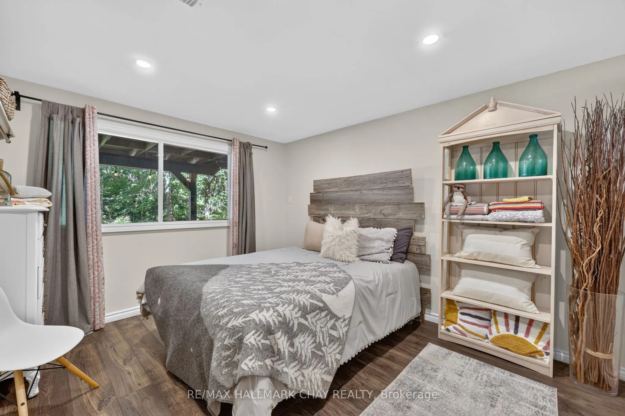 23 ALGONQUIN Trail