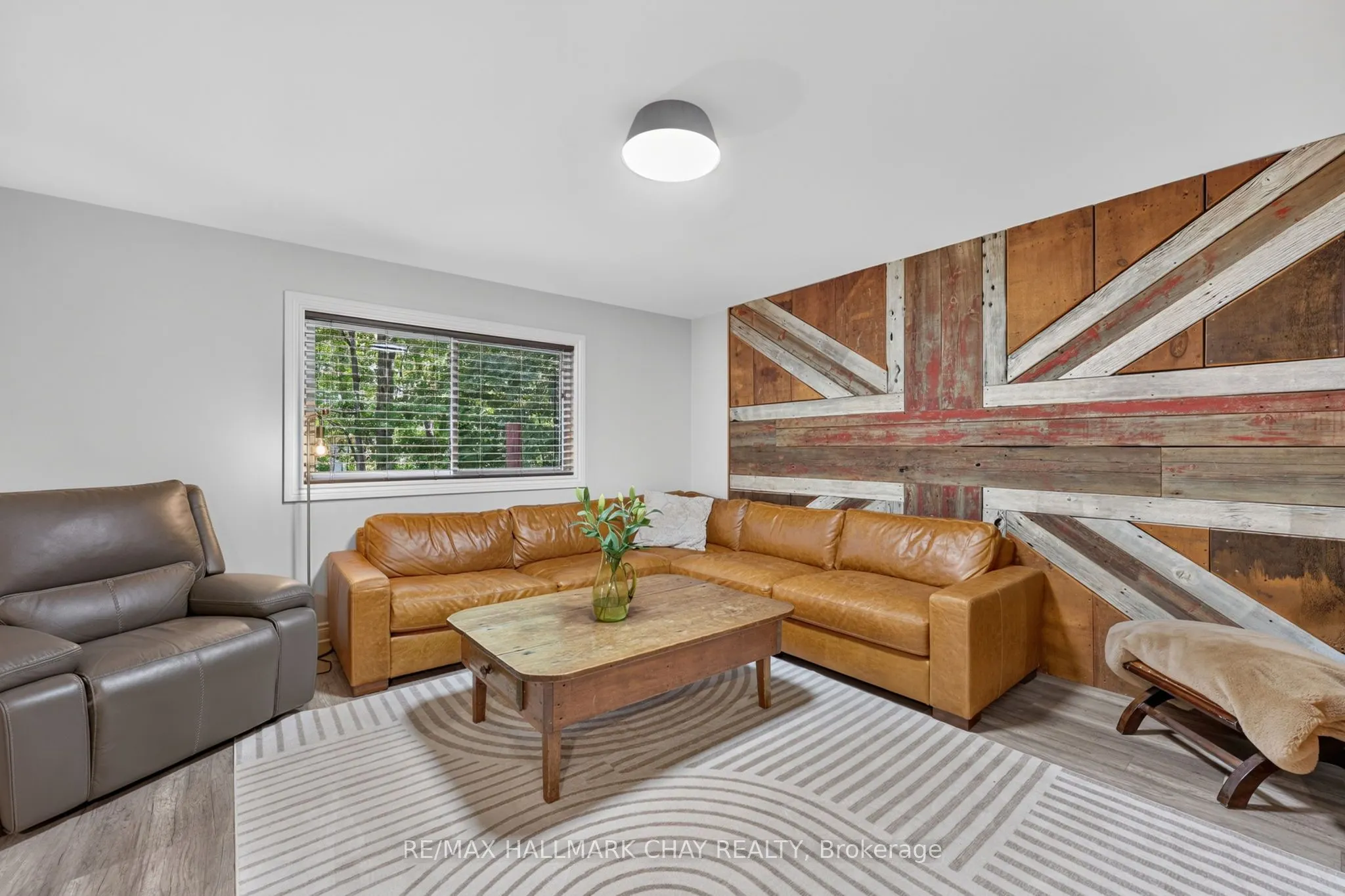 23 ALGONQUIN Trail