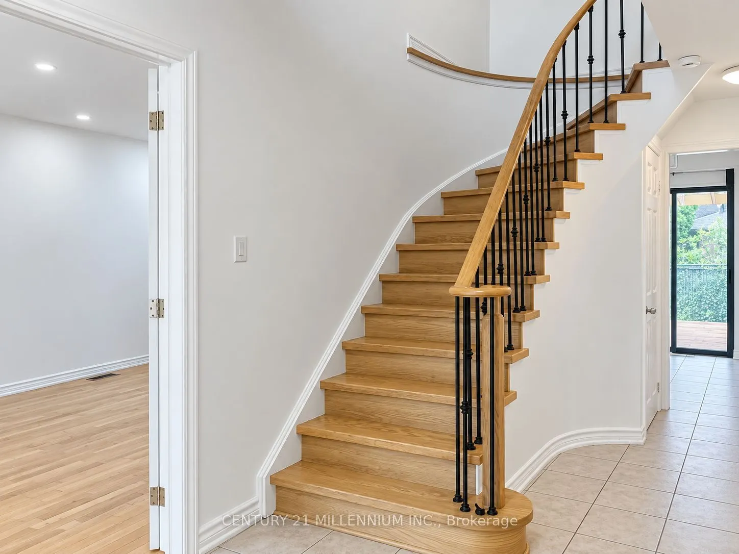 6 Carruthers Crescent