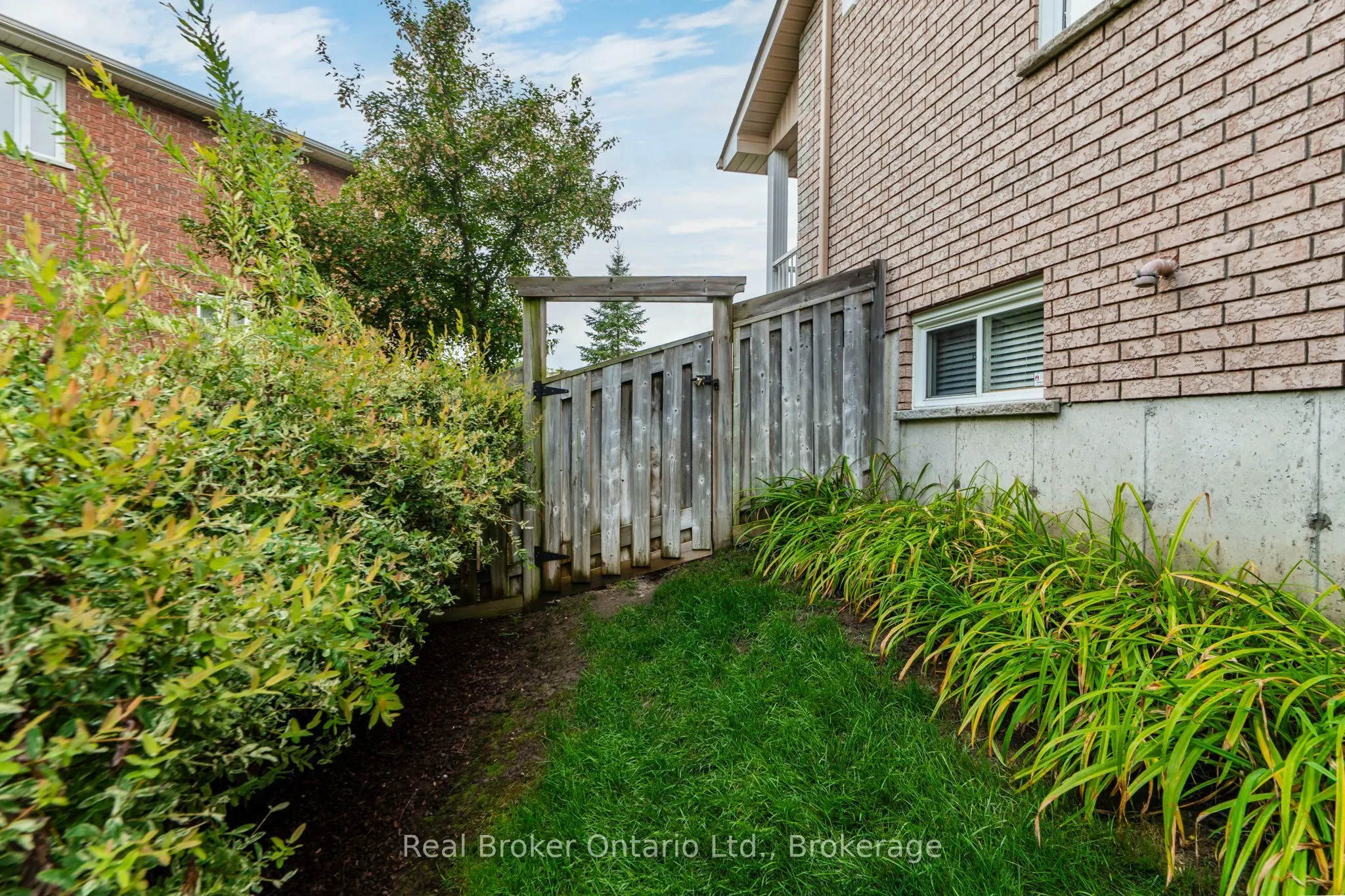 140 Southwinds Crescent