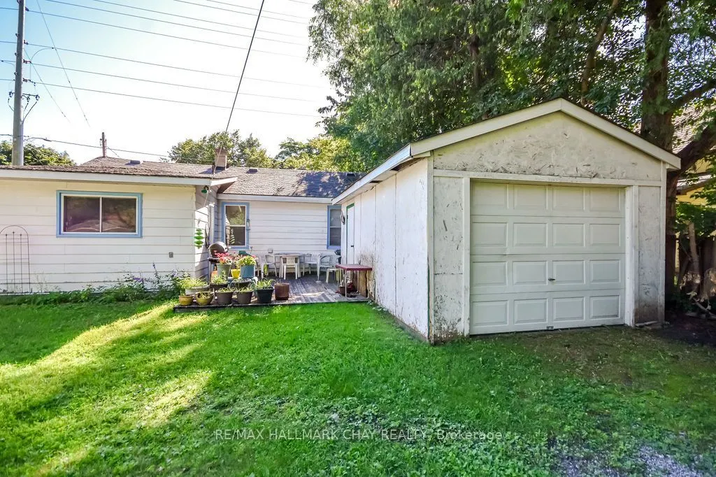 168 Anne Street S