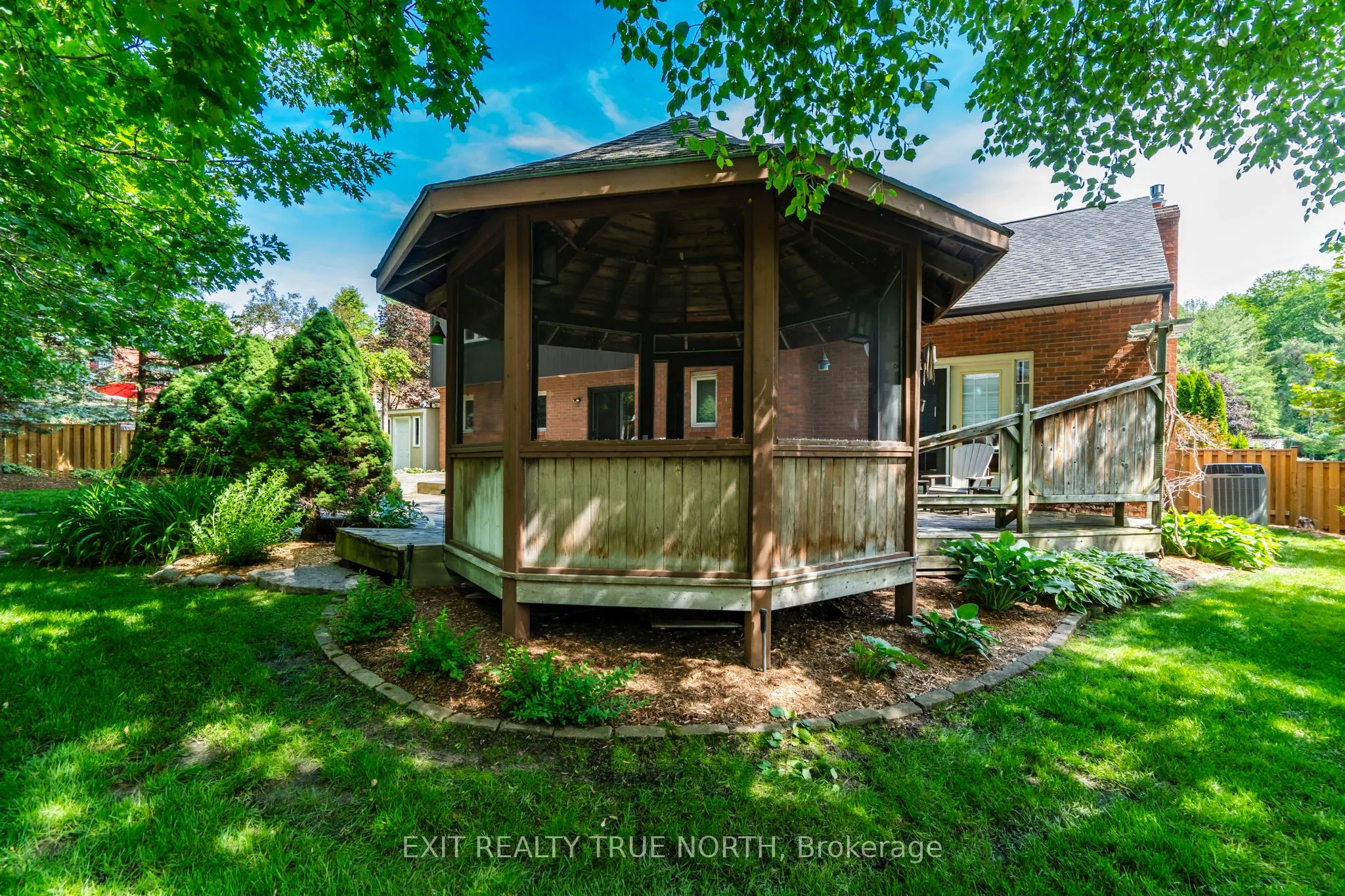 14 Rosewood Avenue